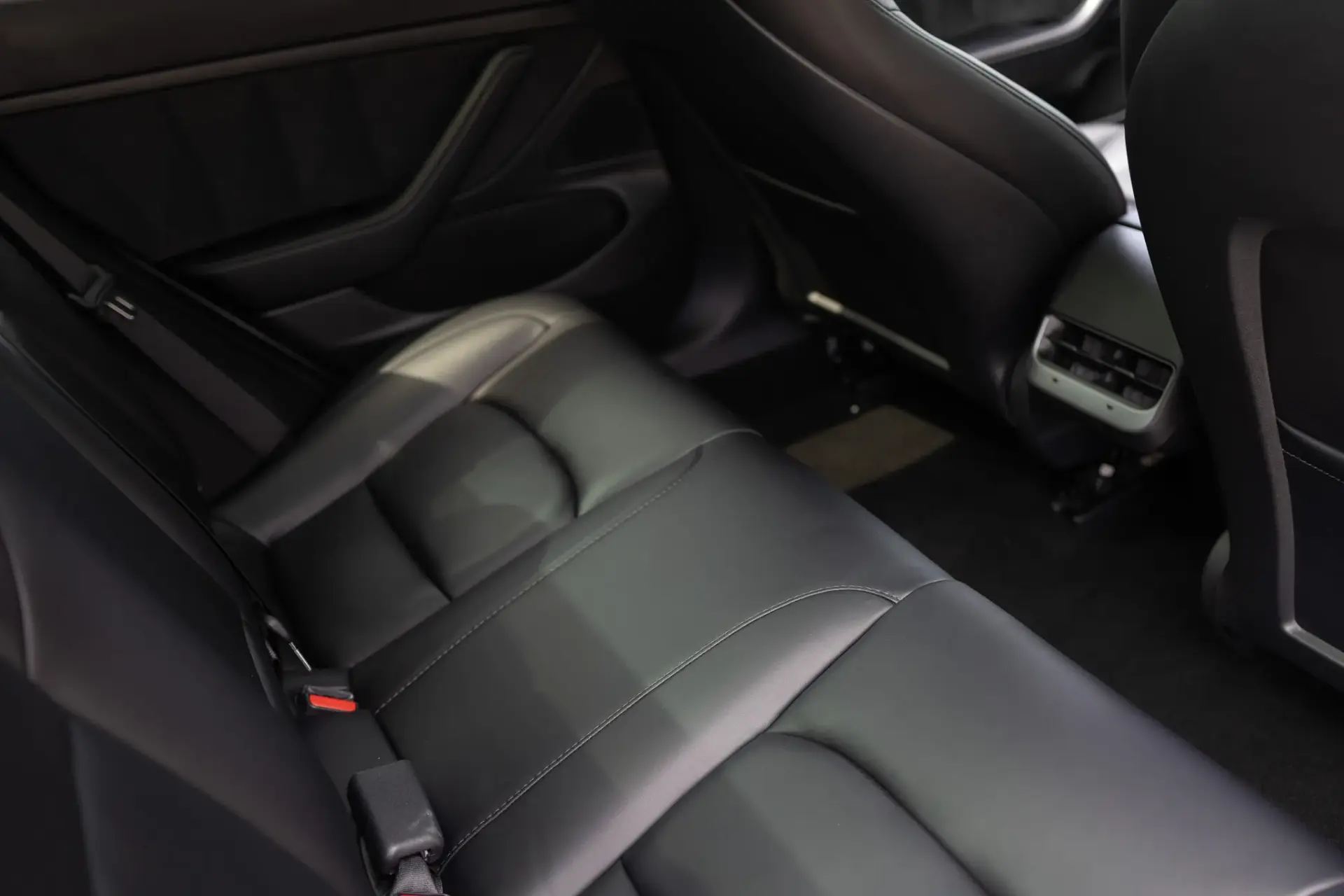Tesla Model 3 Standard Range Plus RWD 28