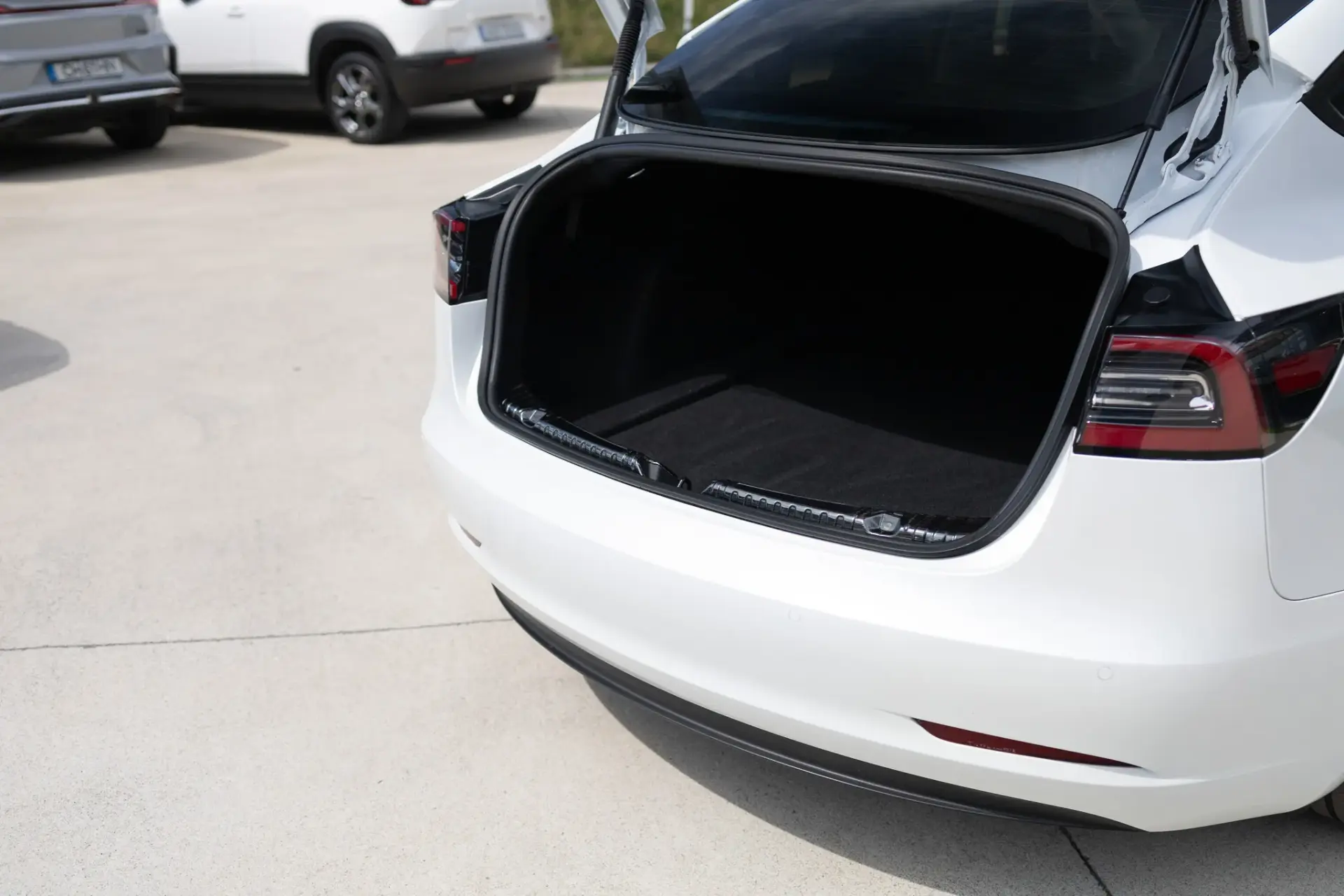 Tesla Model 3 Standard Range Plus RWD 33