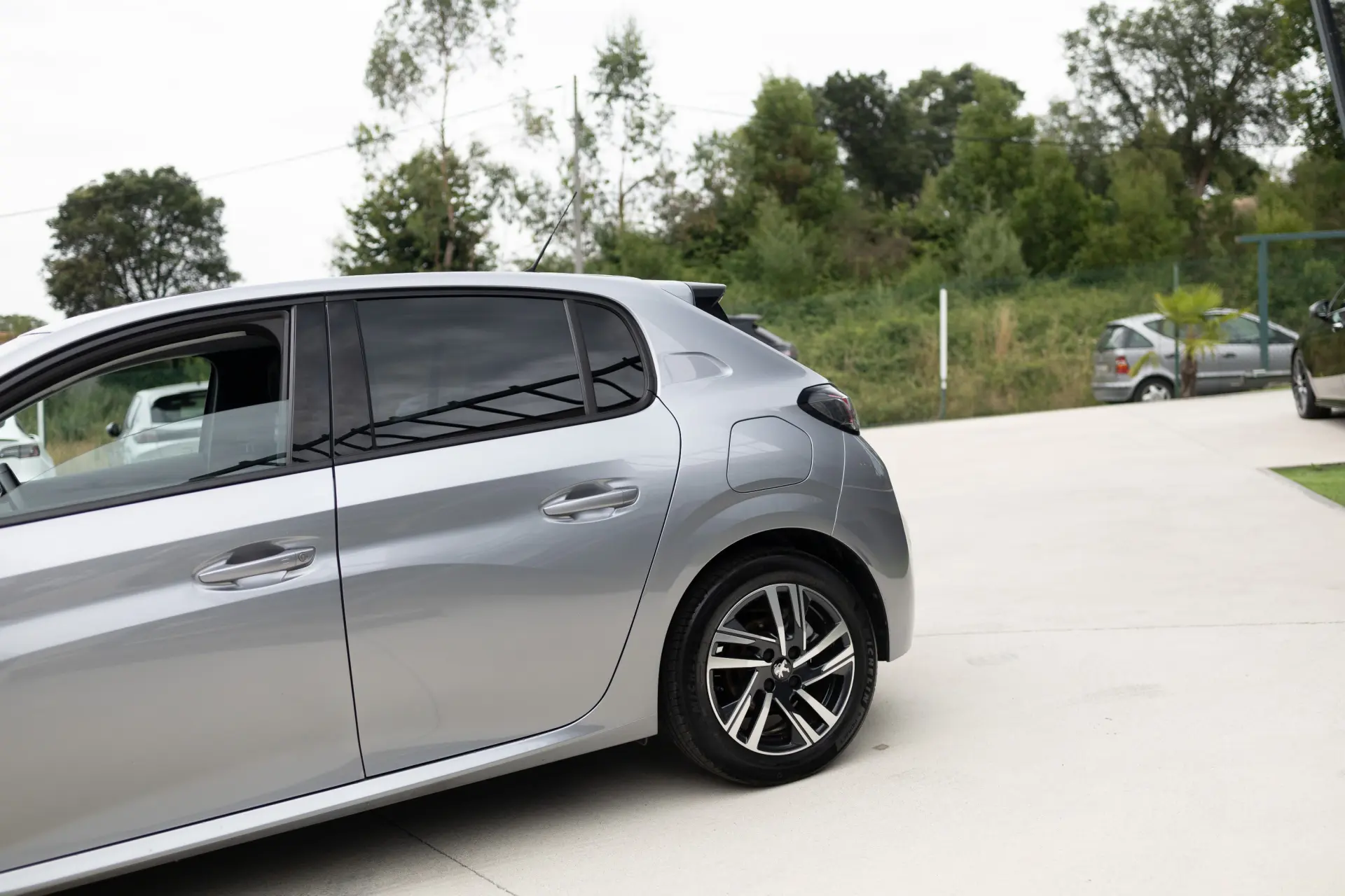 Peugeot 208 1.2 PureTech Allure 14