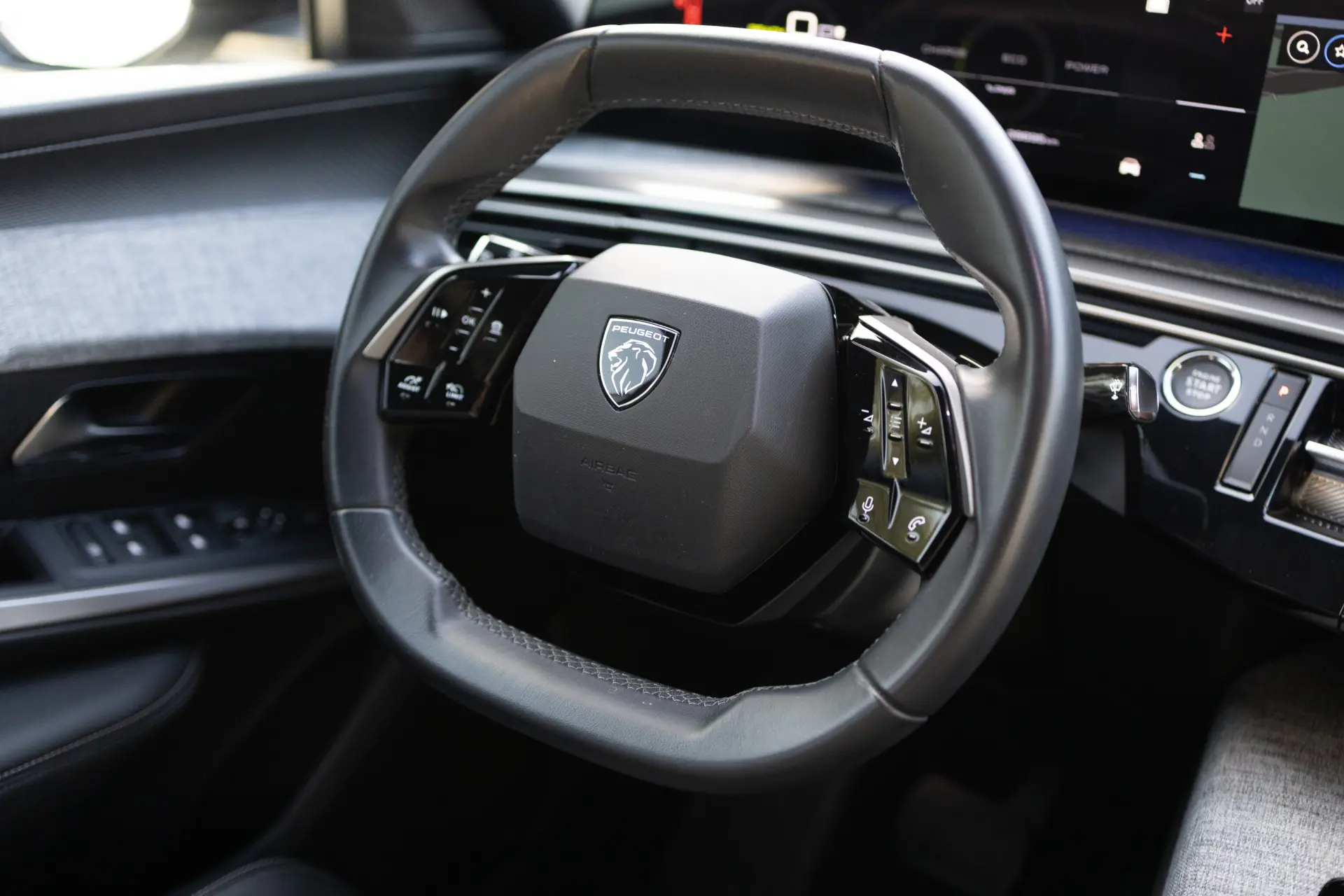 Peugeot E-3008 73 kWh Allure 39