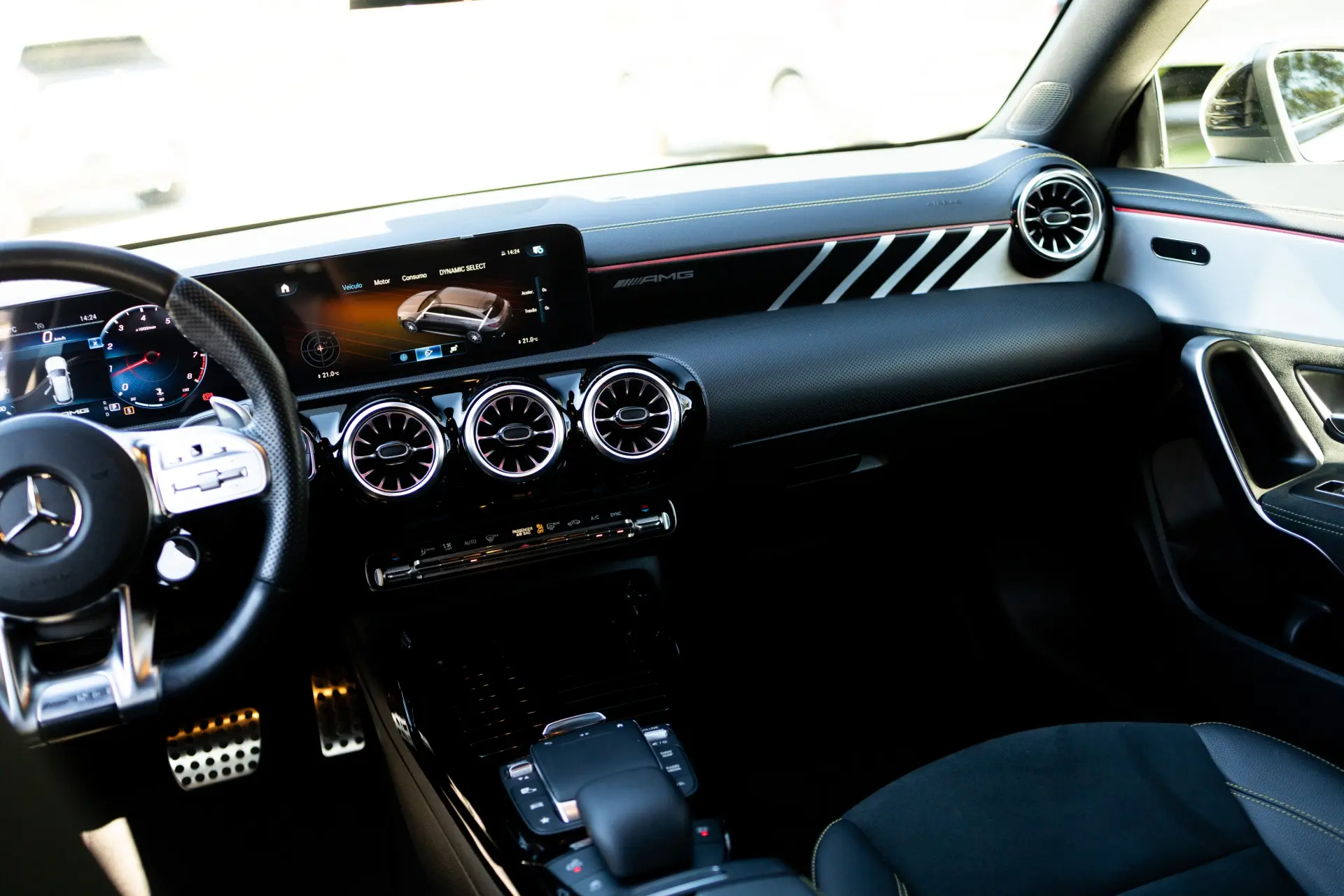 Mercedes-Benz CLA 45 AMG S Shooting Brake 4Matic+ 42