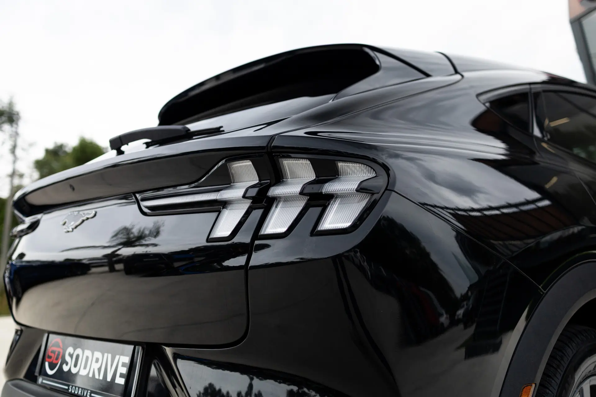 Ford Mustang Mach-E Standard Range 27
