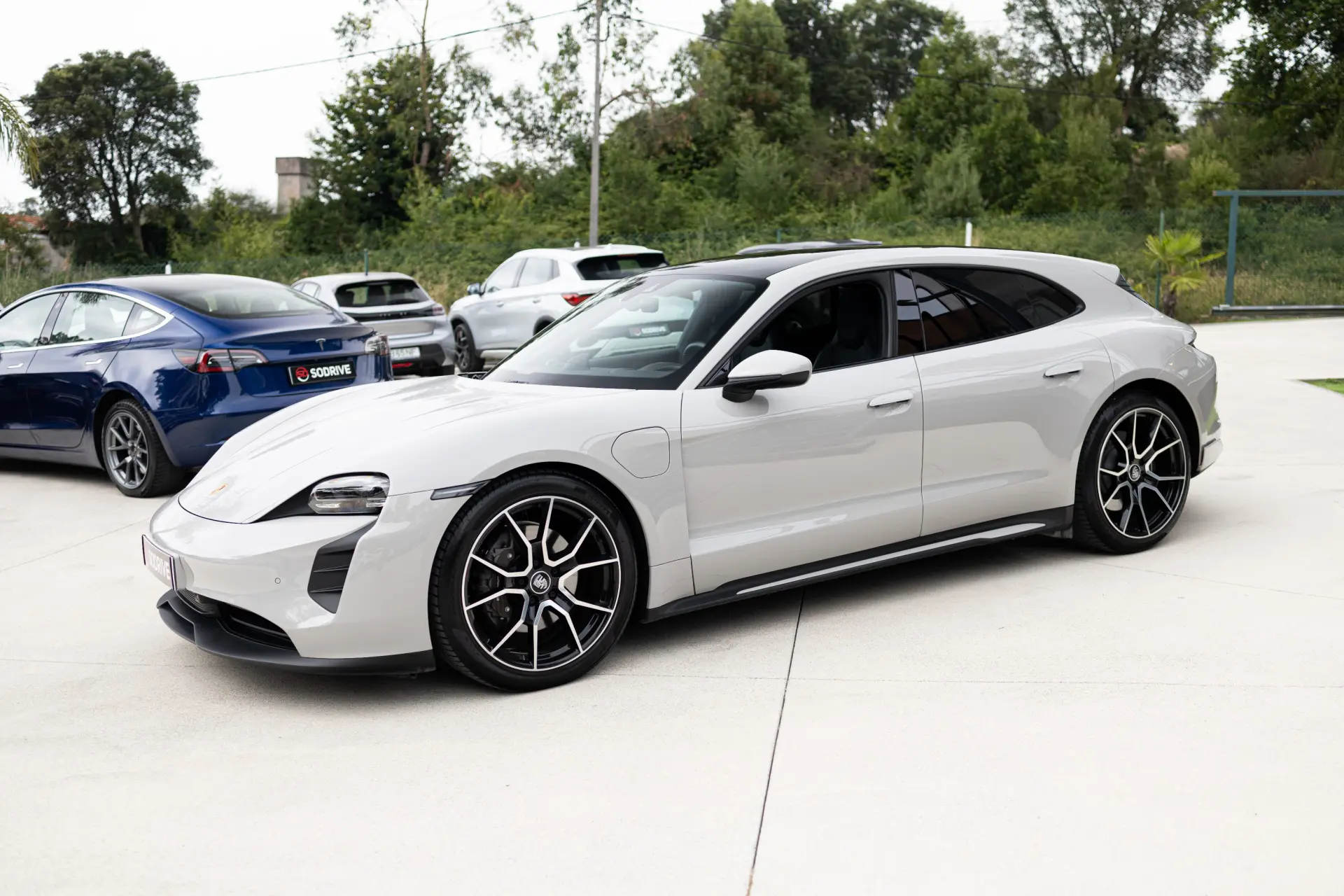 Porsche Taycan Sport Turismo Outro 5