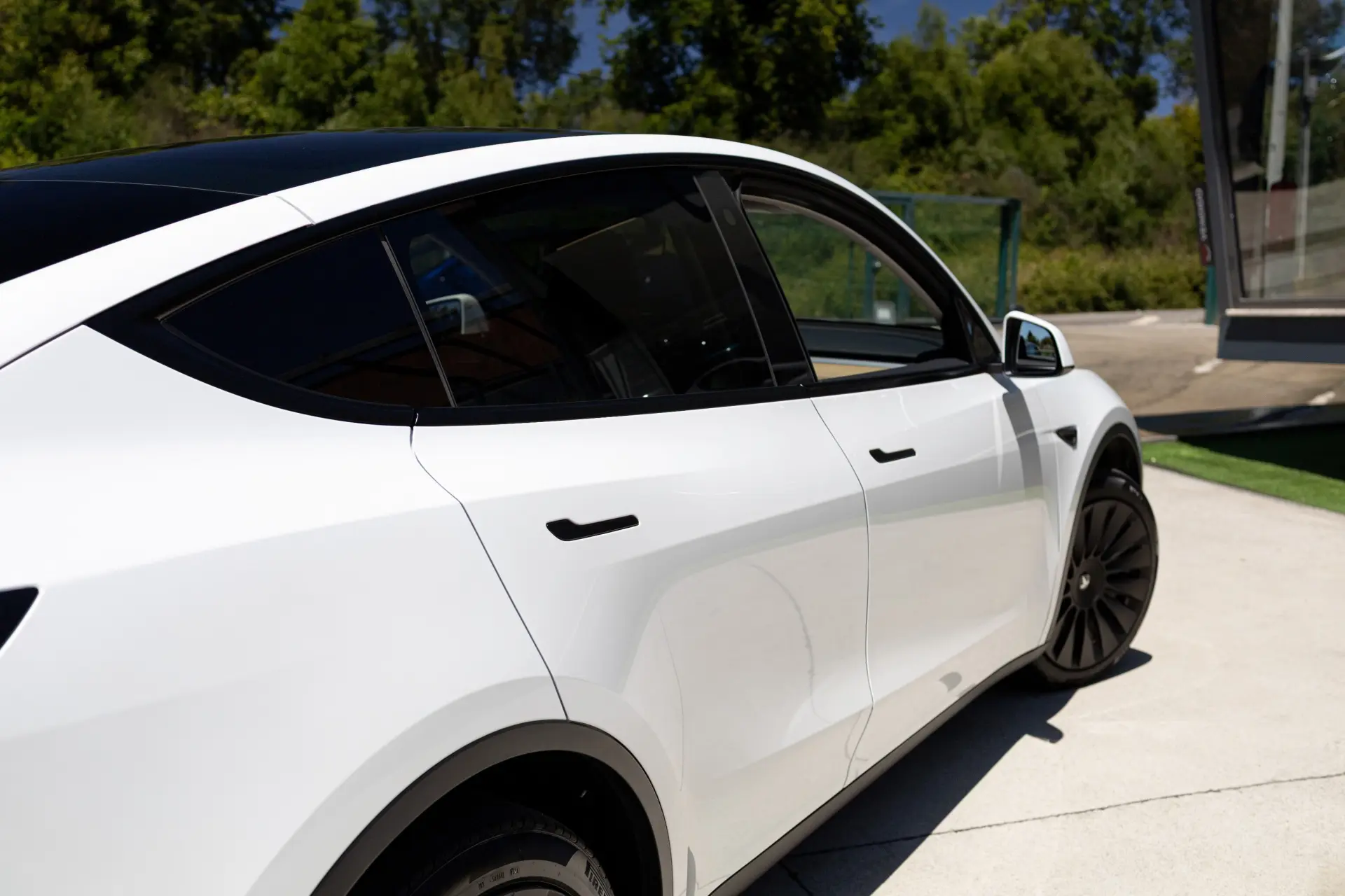Tesla Model Y Standard RWD 22