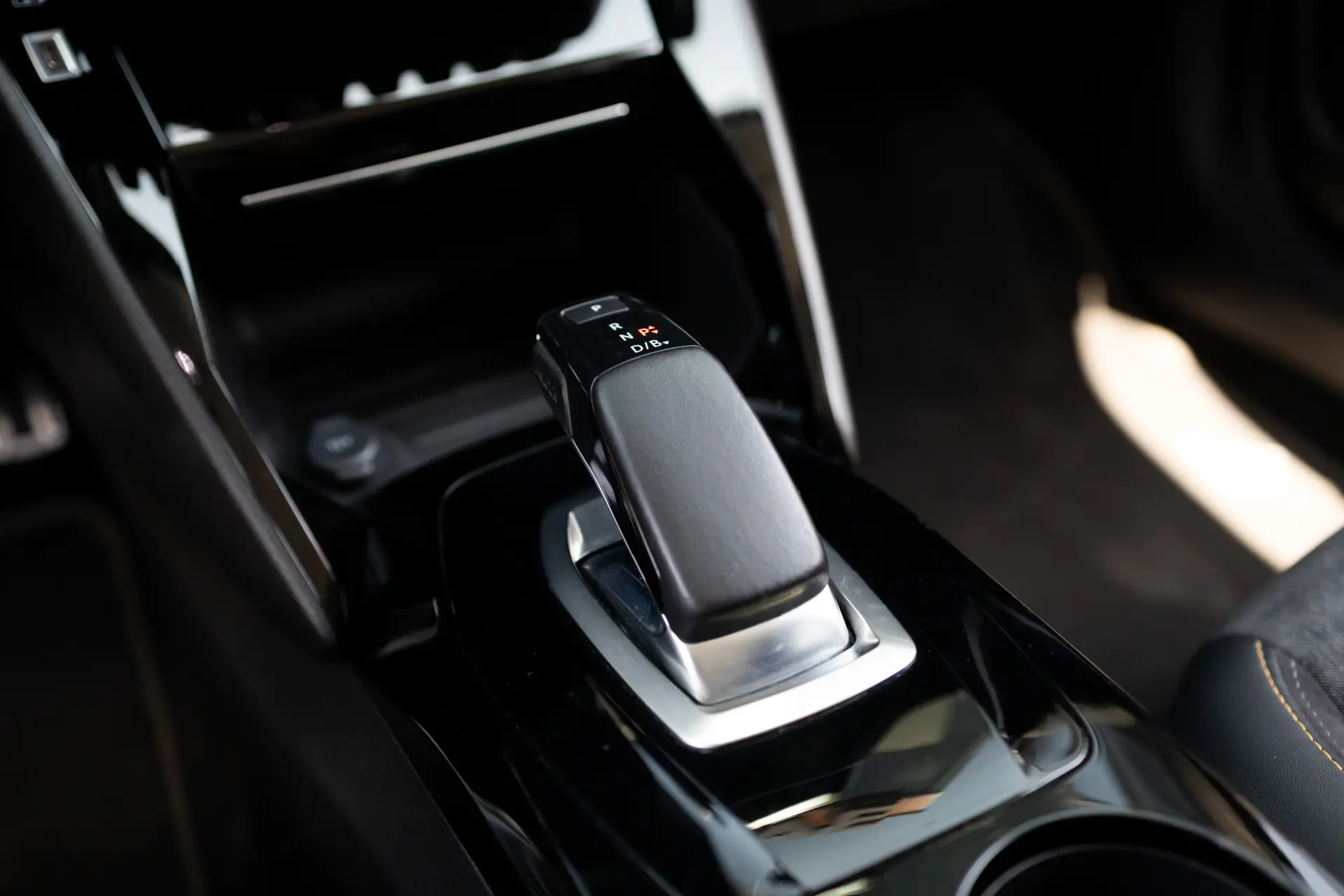 Peugeot e-2008 Allure 13