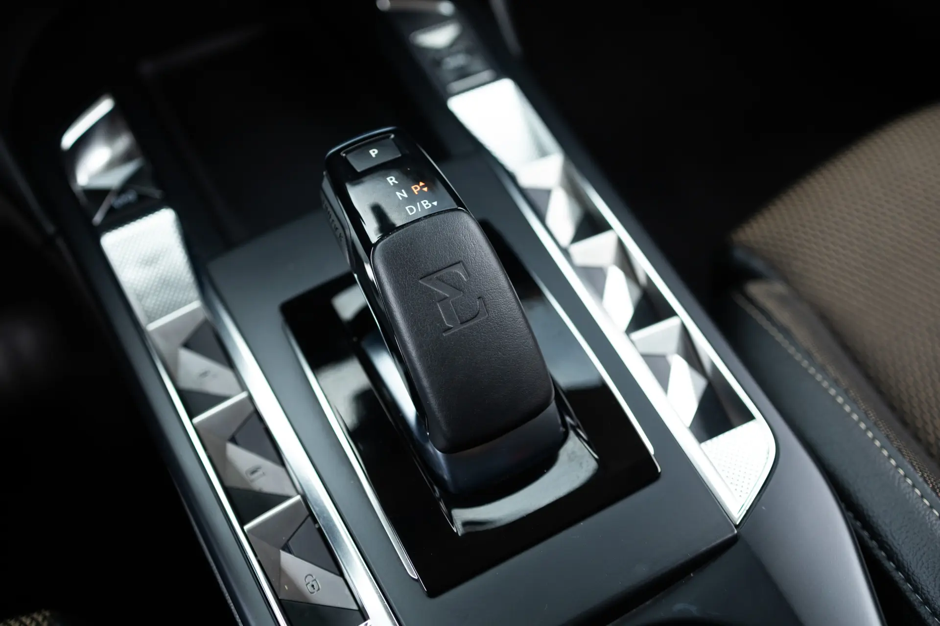 DS DS3 Crossback E-Tense Performance Line 19