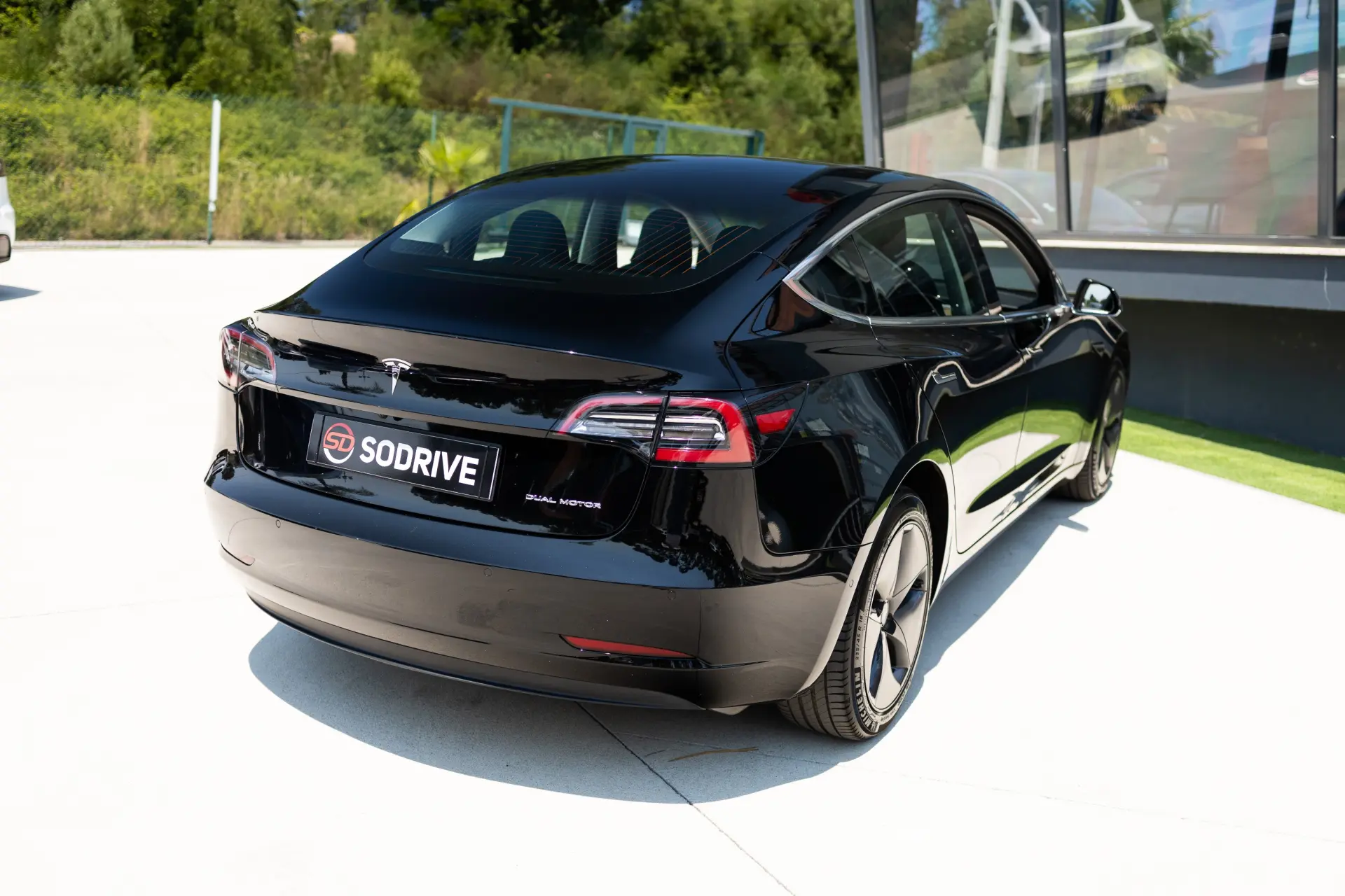 Tesla Model 3 Long-Range Dual Motor AWD 10