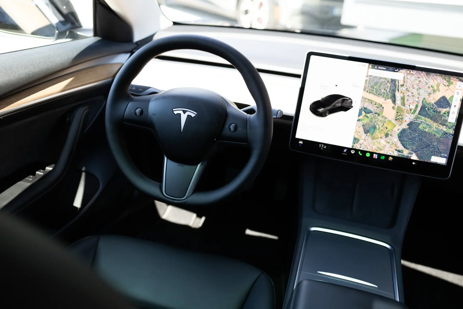 Tesla Model 3 Standard Range Plus RWD 2