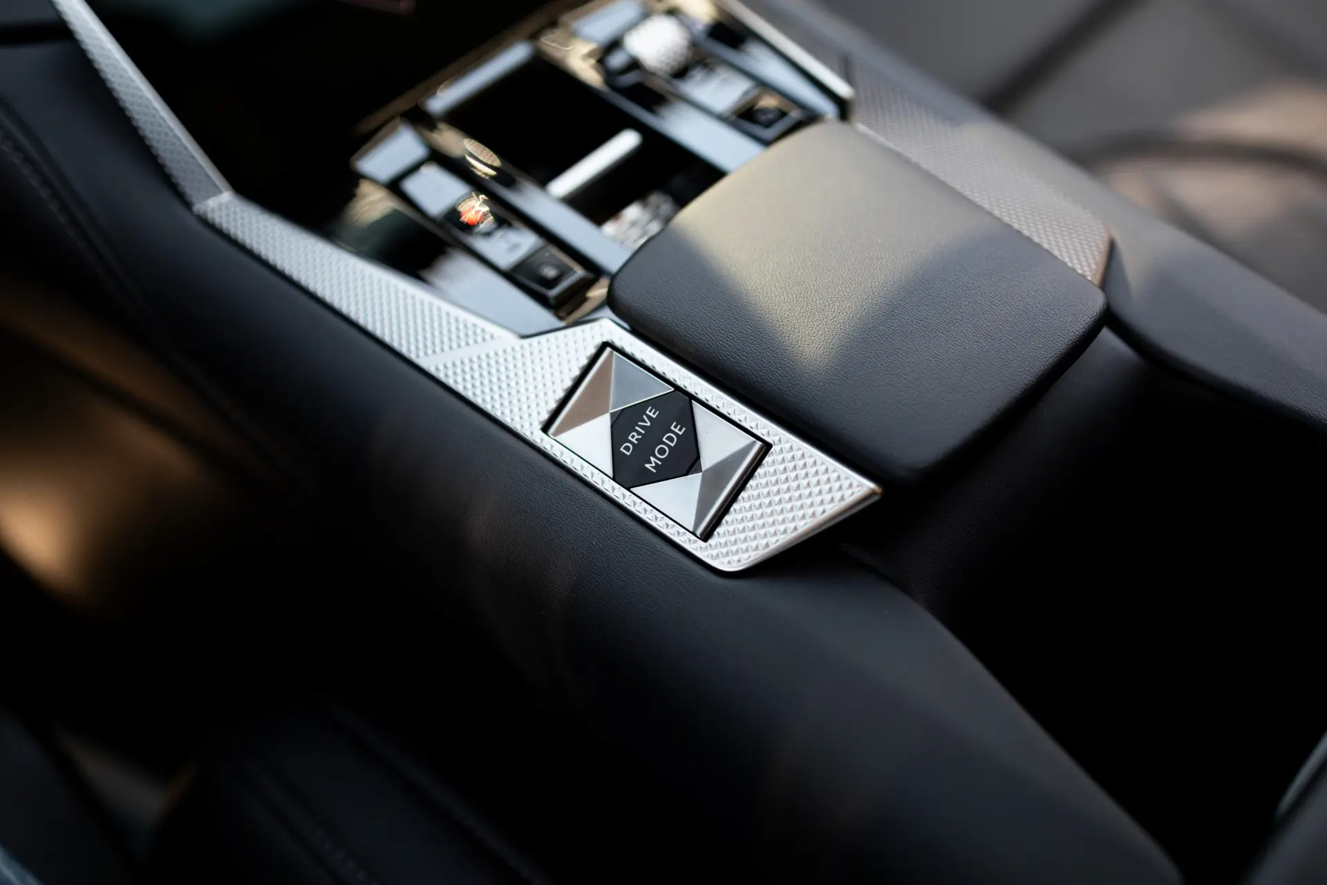DS DS4 E-TENSE 225 RIVOLI 21