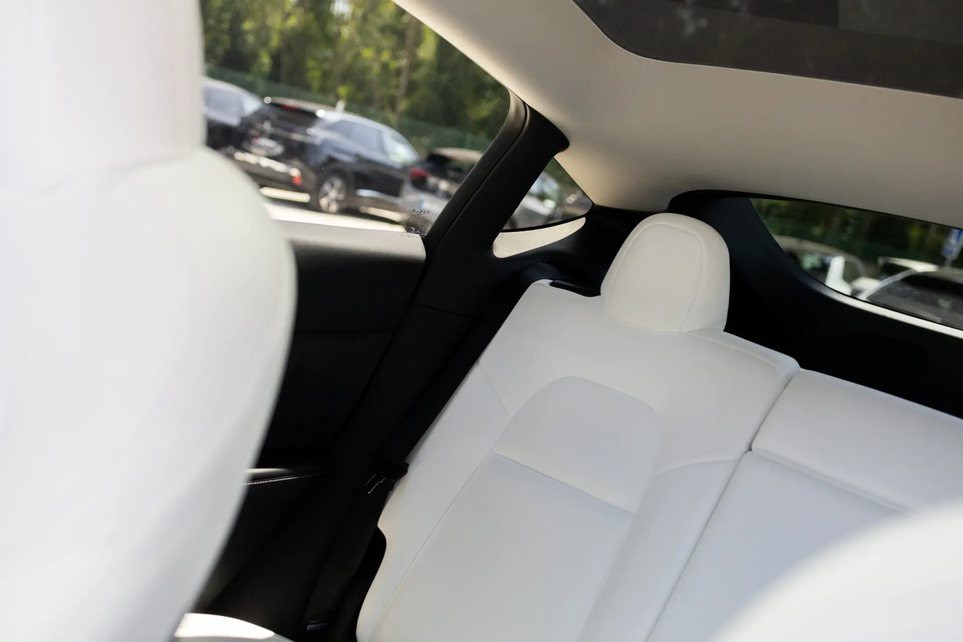 Tesla Model Y Standard 8