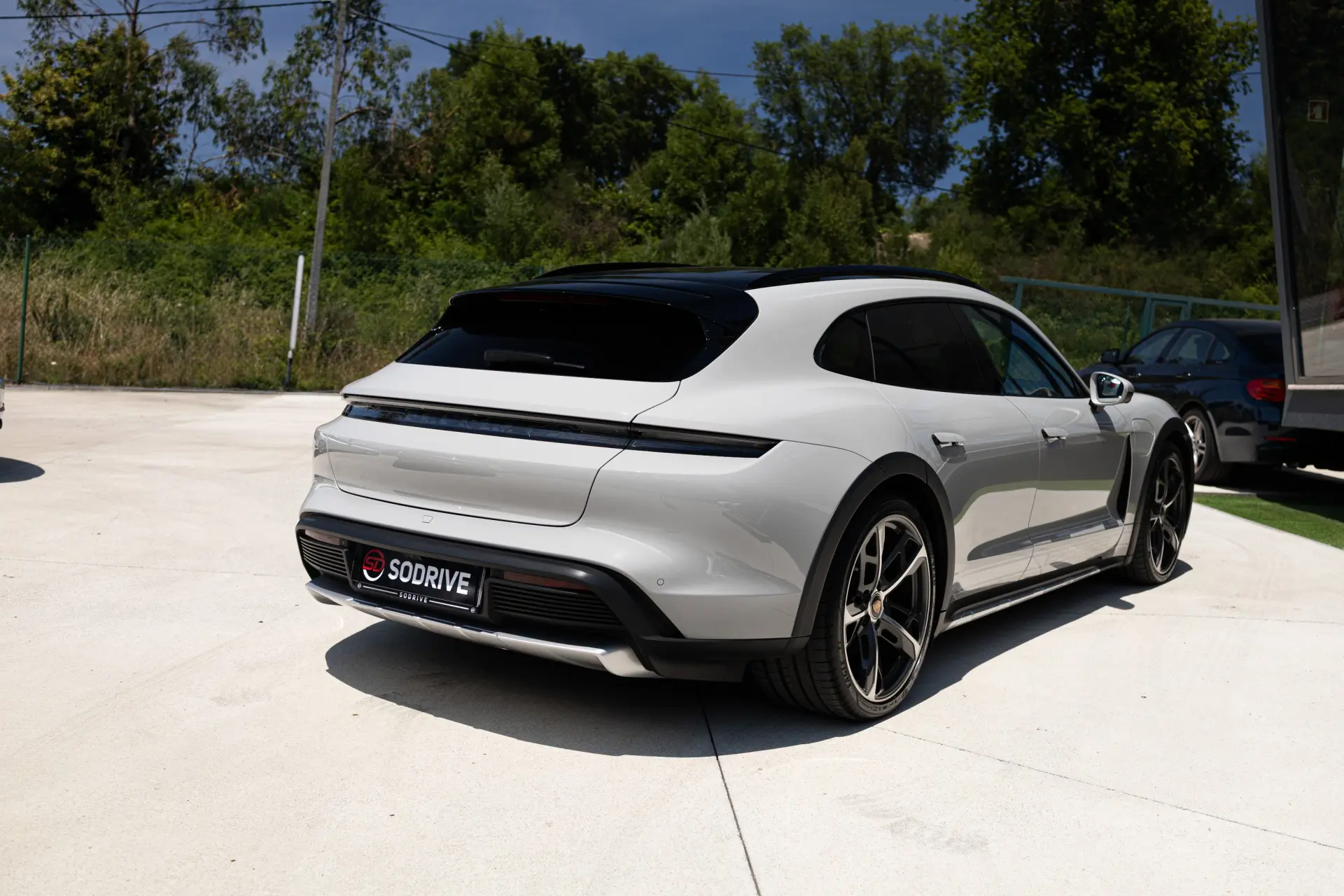 Porsche Taycan Cross Turismo 4 33