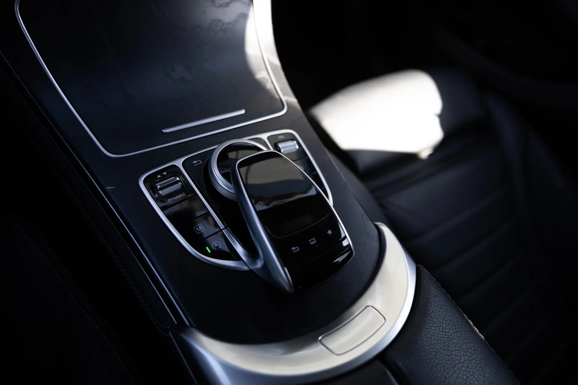 Mercedes-Benz GLC 250 d 4Matic 9G-TRONIC AMG Line 17