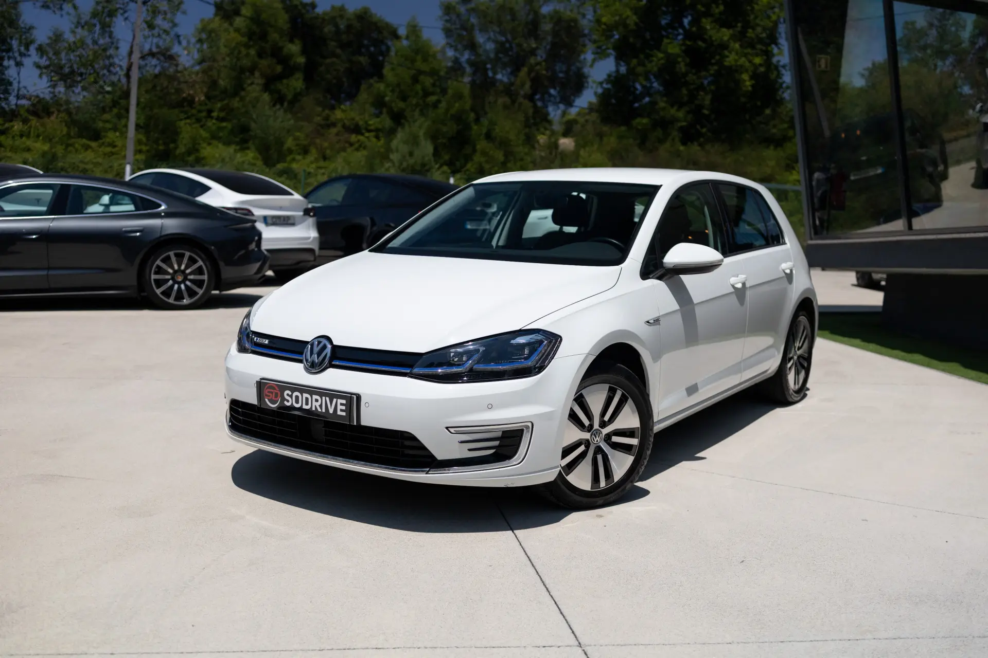 Volkswagen e-Golf Standard 4