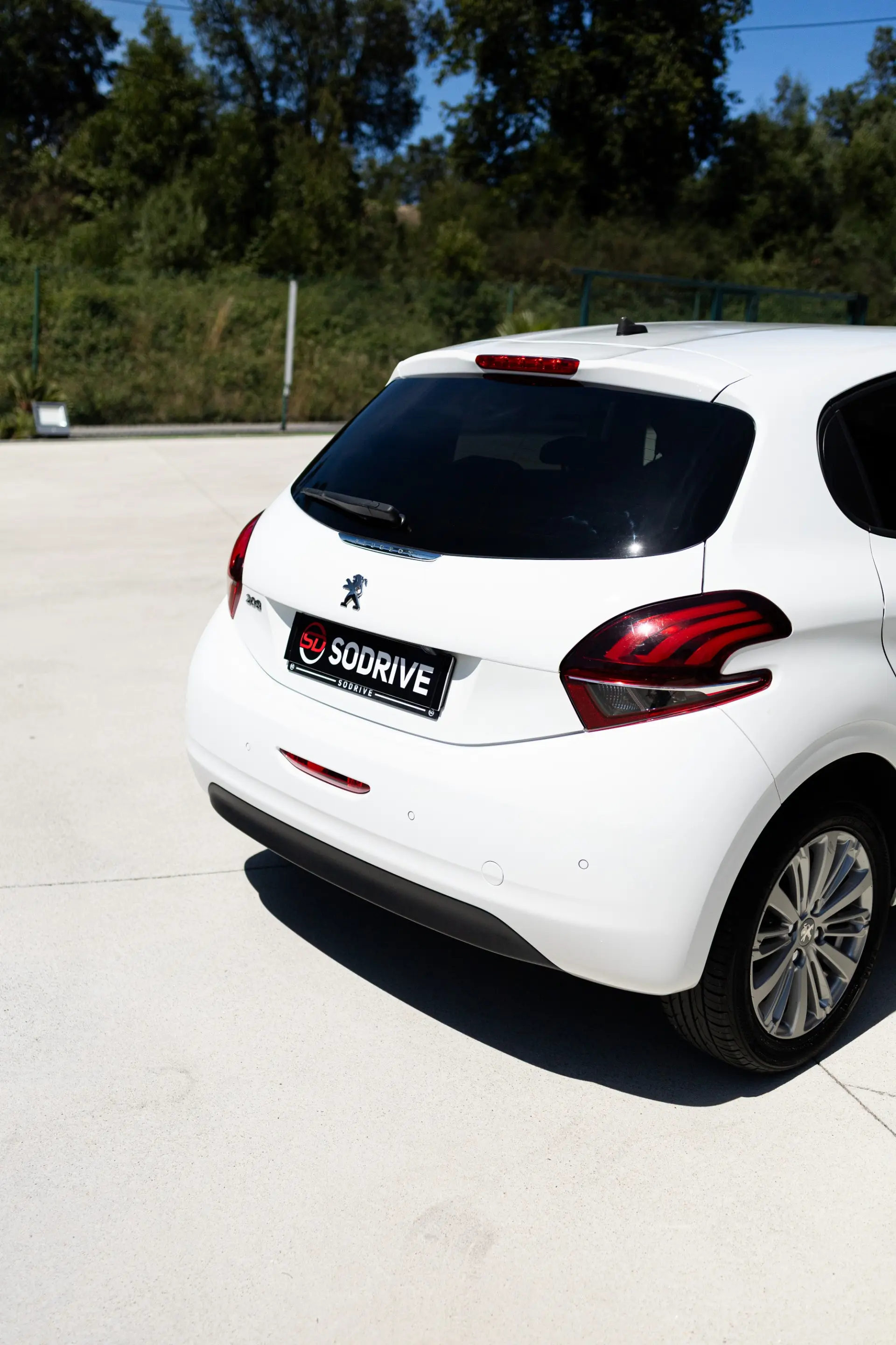 Peugeot 208 1.6 BlueHDi Style 16