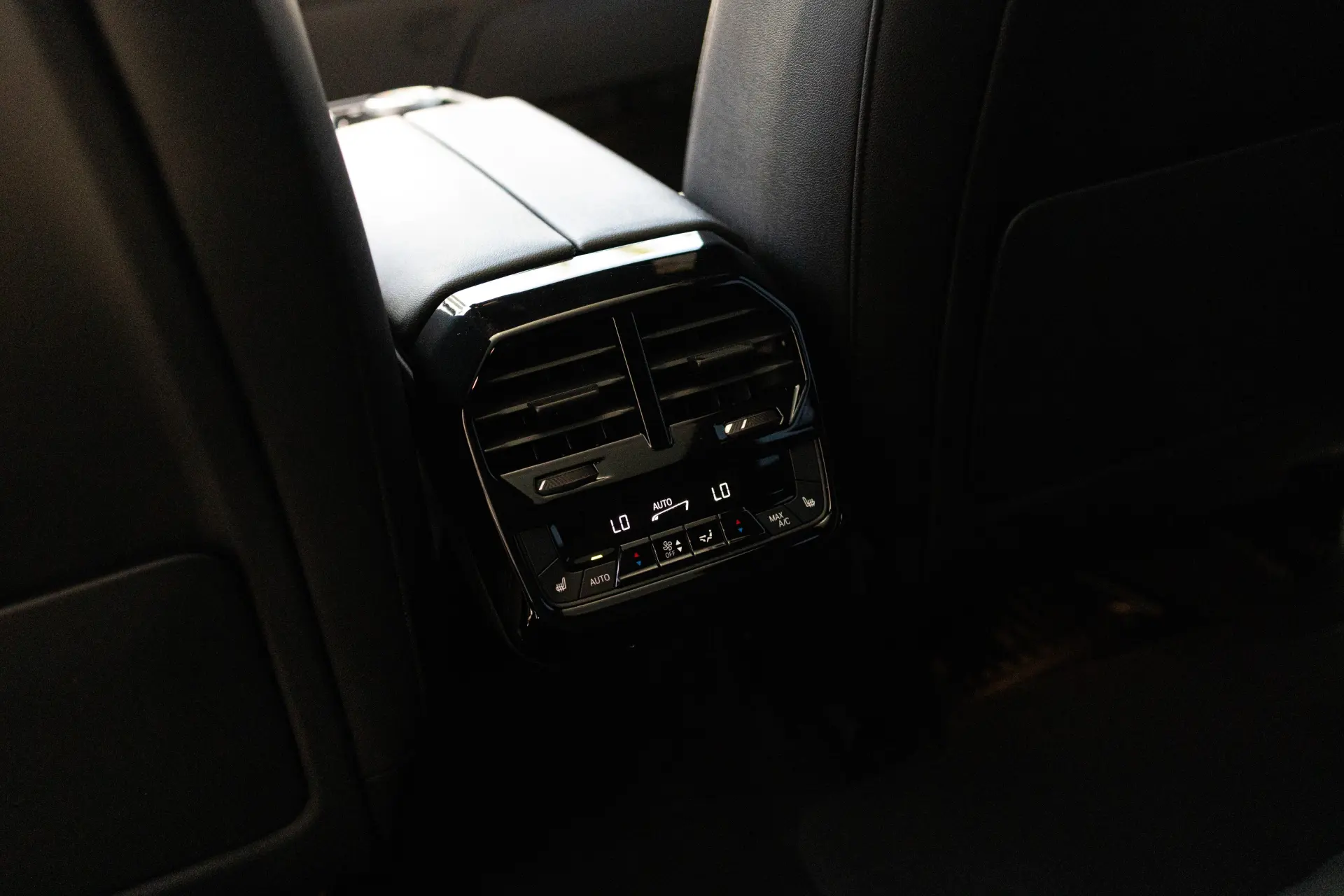 BMW iX xDrive 40 Pack Desportivo 36