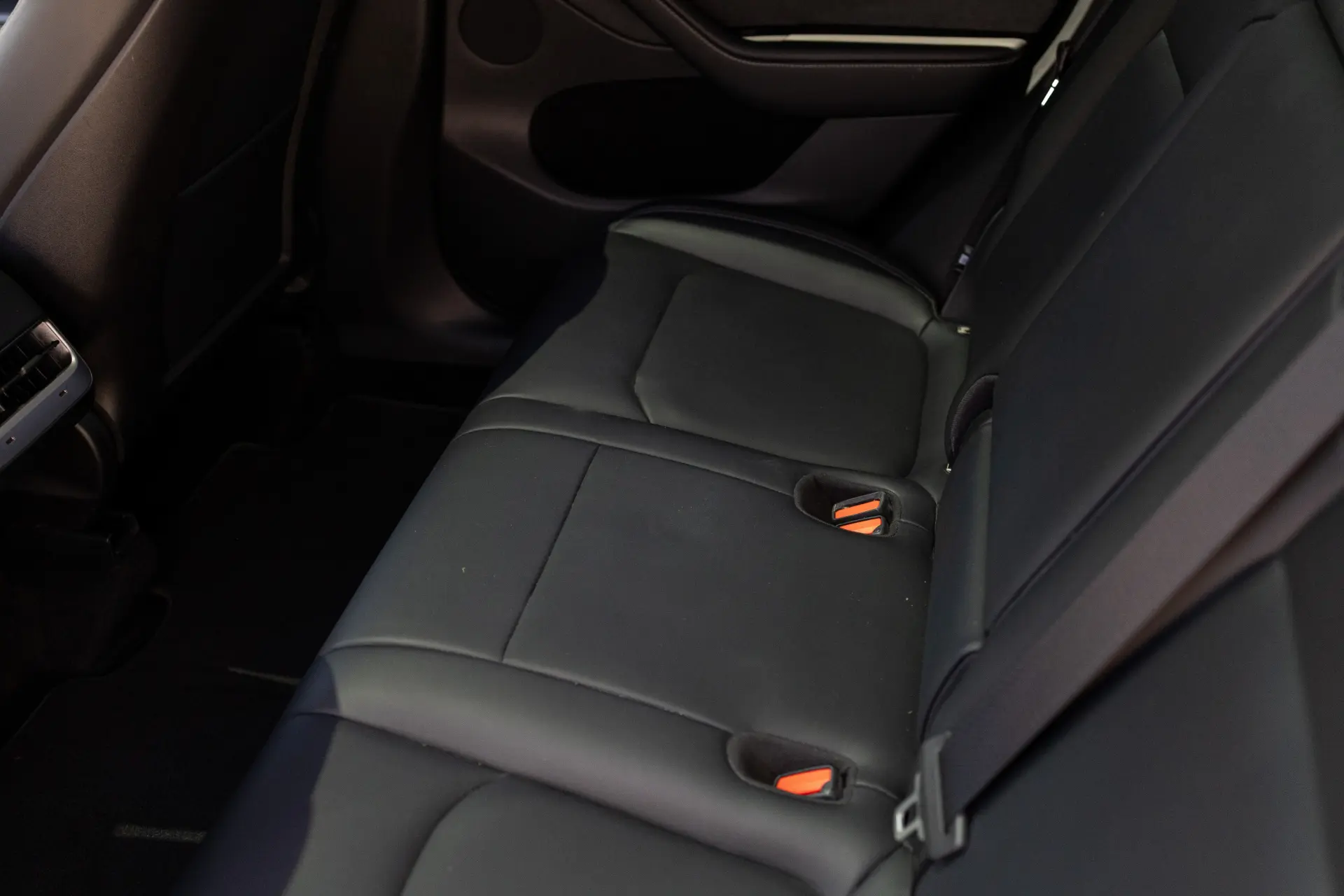 Tesla Model Y Standard RWD 18