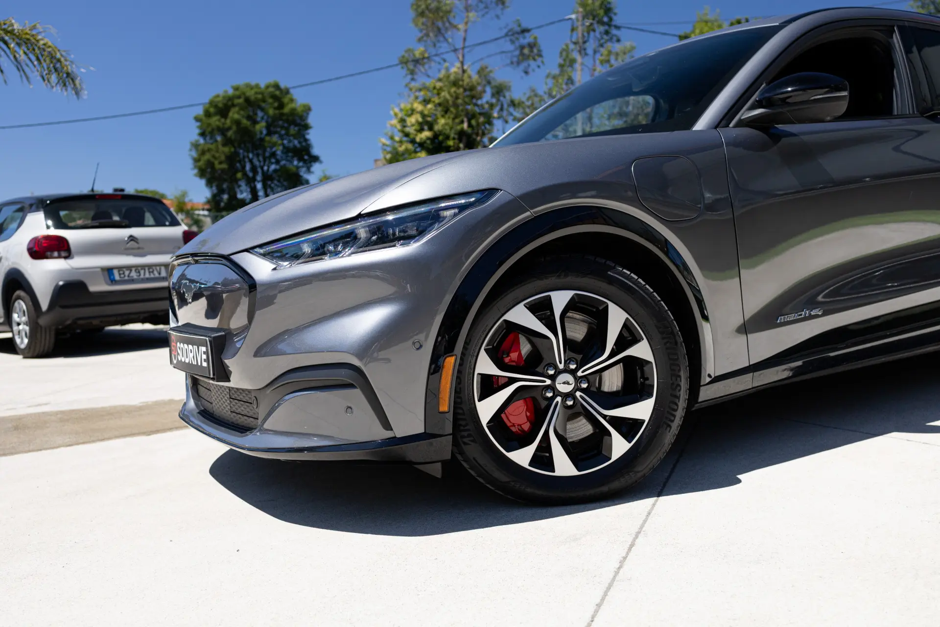 Ford Mustang Mach-E 75.7 kWh Premium AWD 8