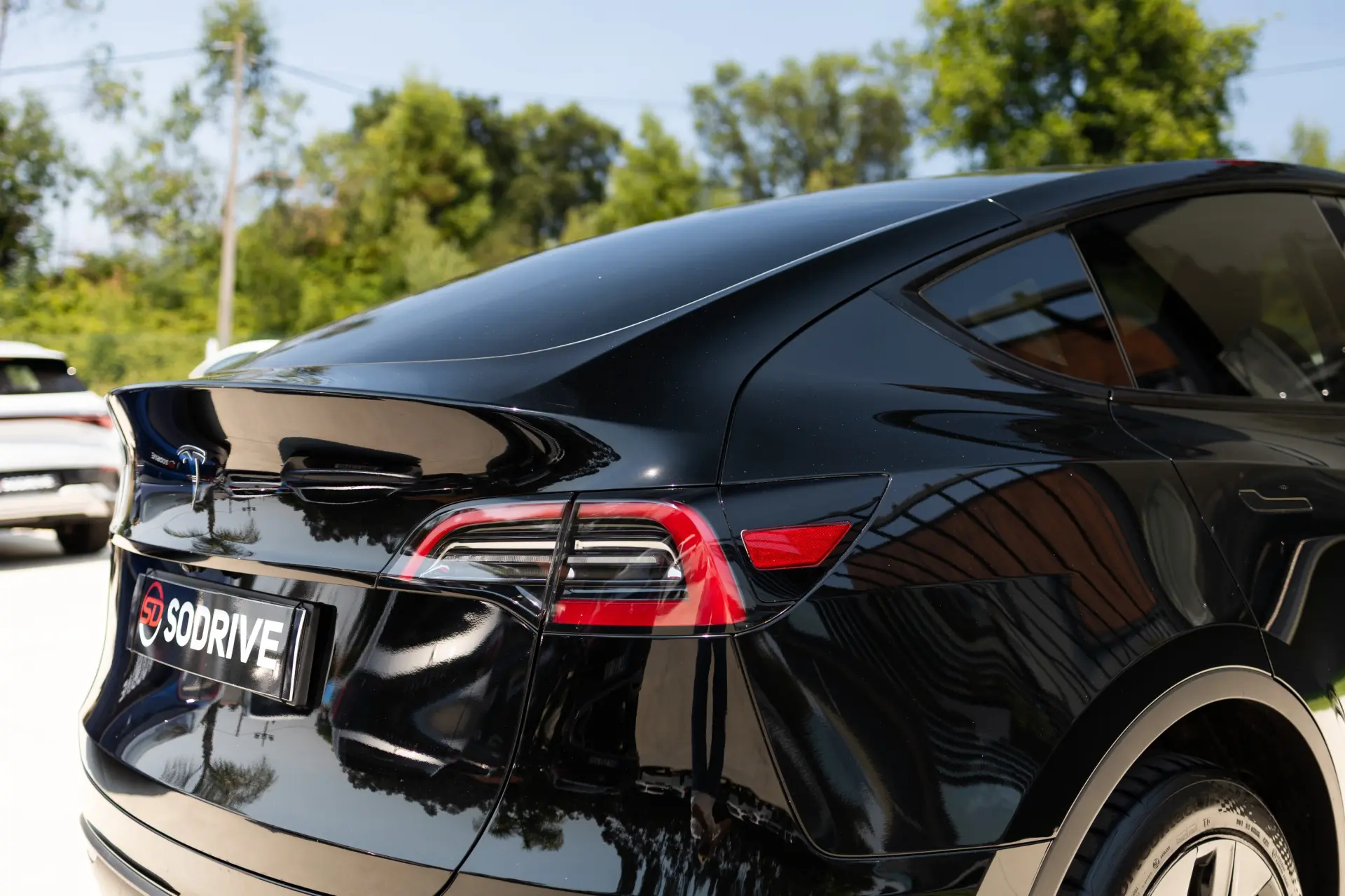 Tesla Model Y Long Range RWD 21