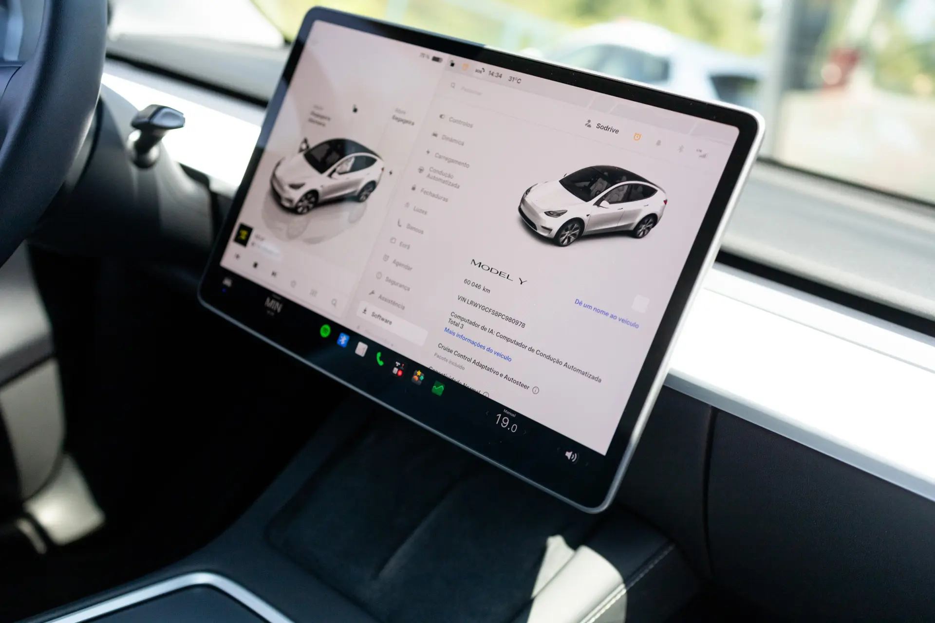 Tesla Model Y Standard 16