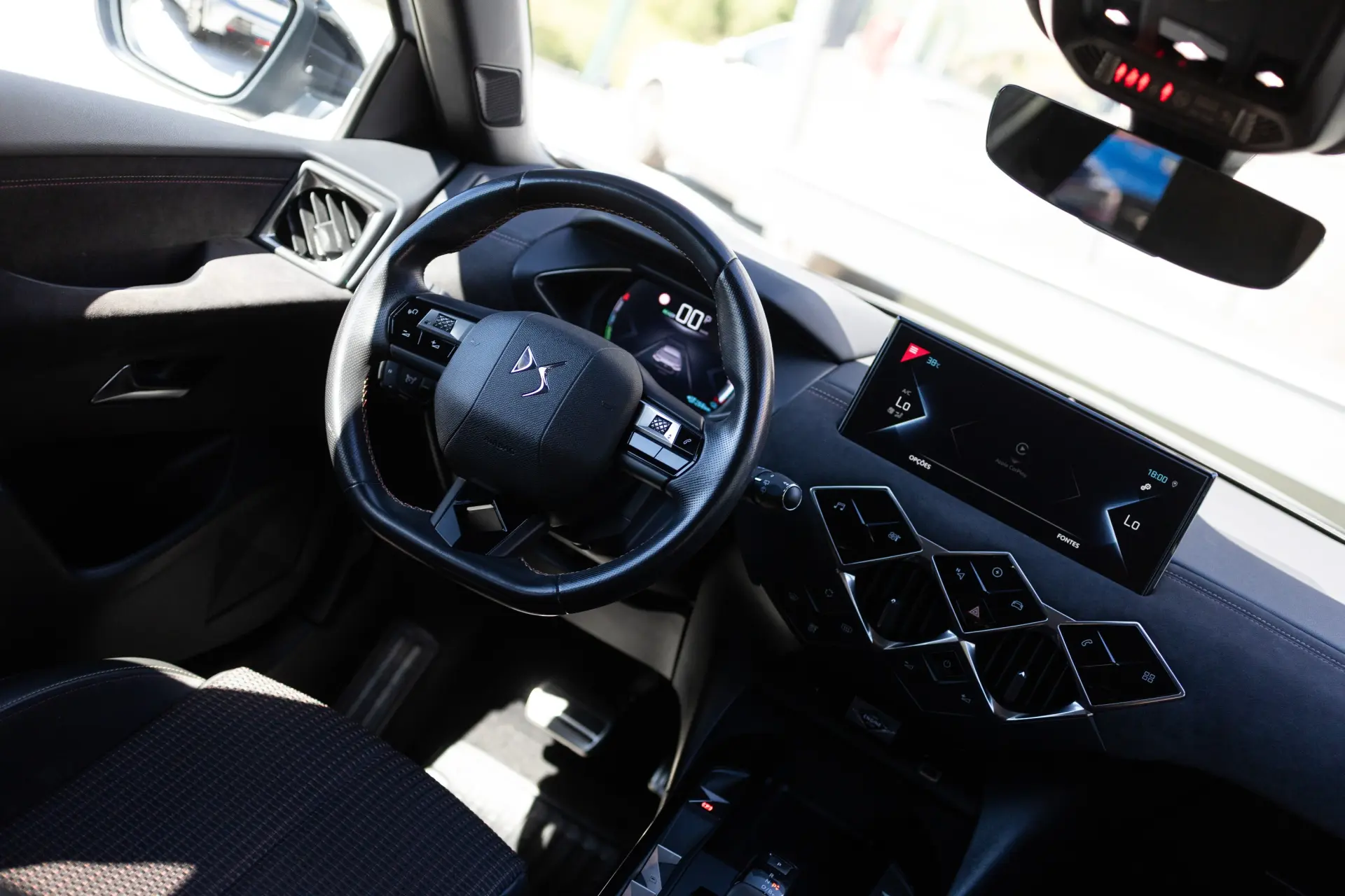 DS DS3 Crossback E-TENSE PERFORMANCE LINE + 2