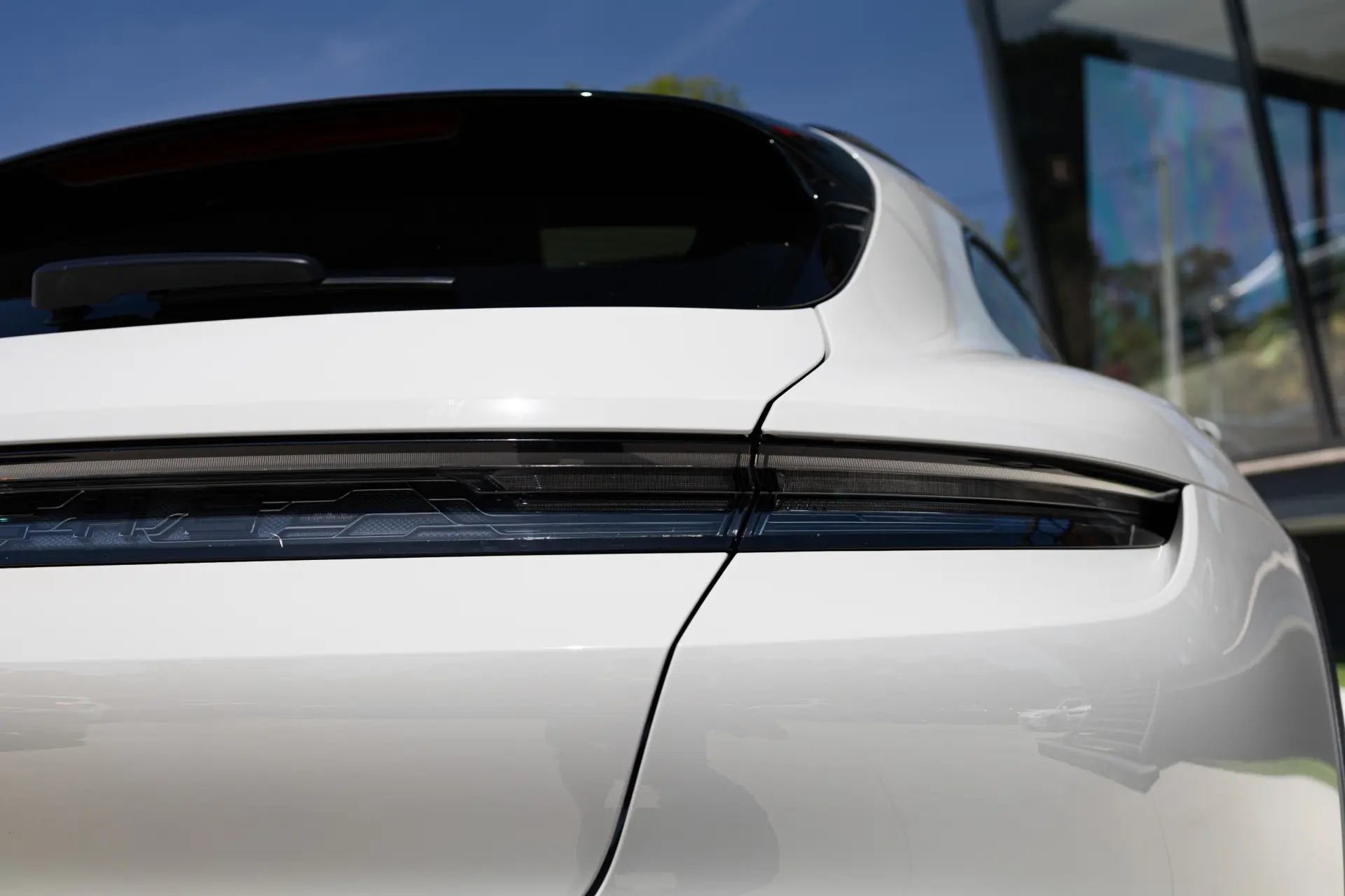 Porsche Taycan Cross Turismo 4 36