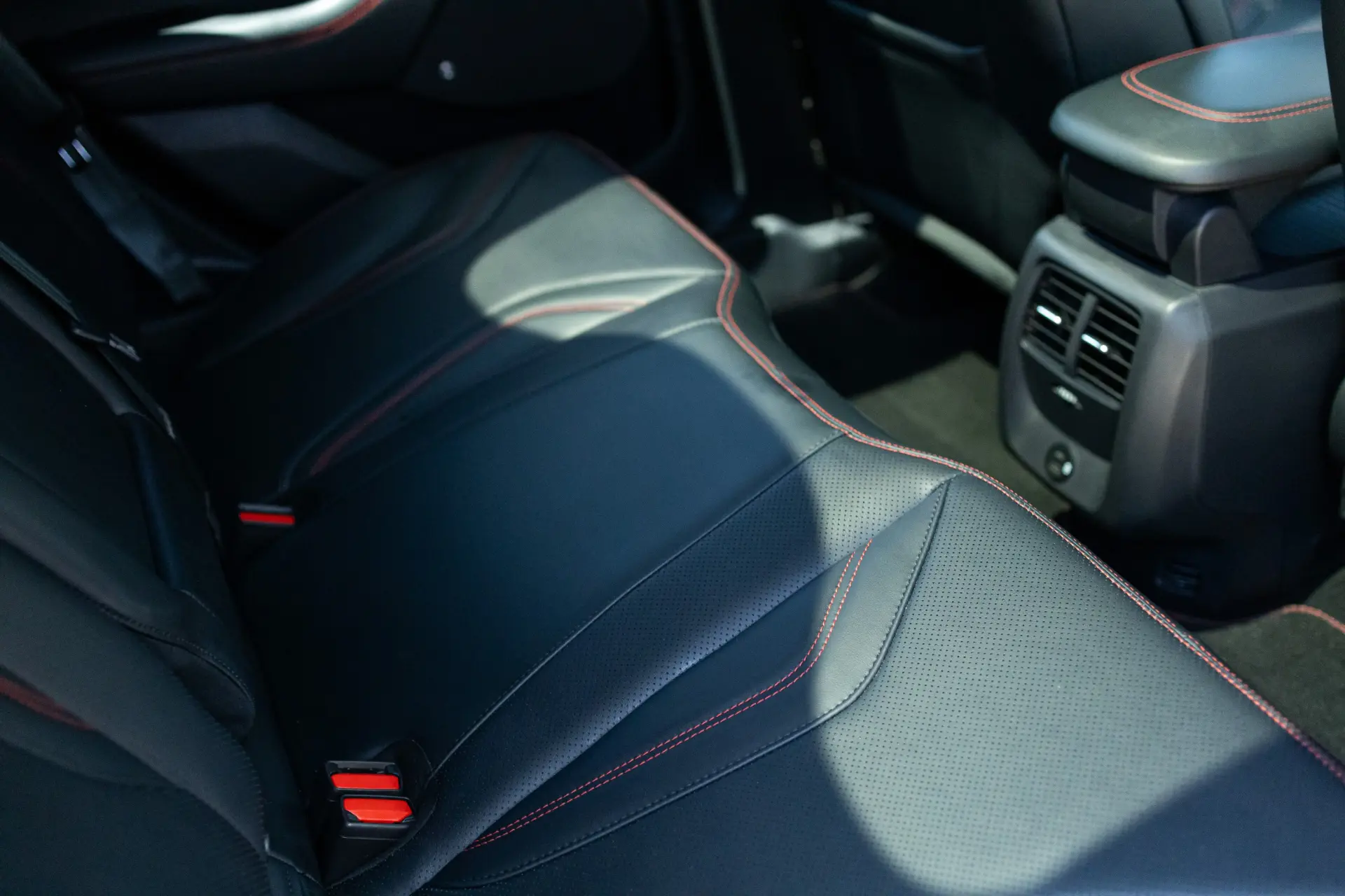 Ford Mustang Mach-E 75.7 kWh Premium AWD 24
