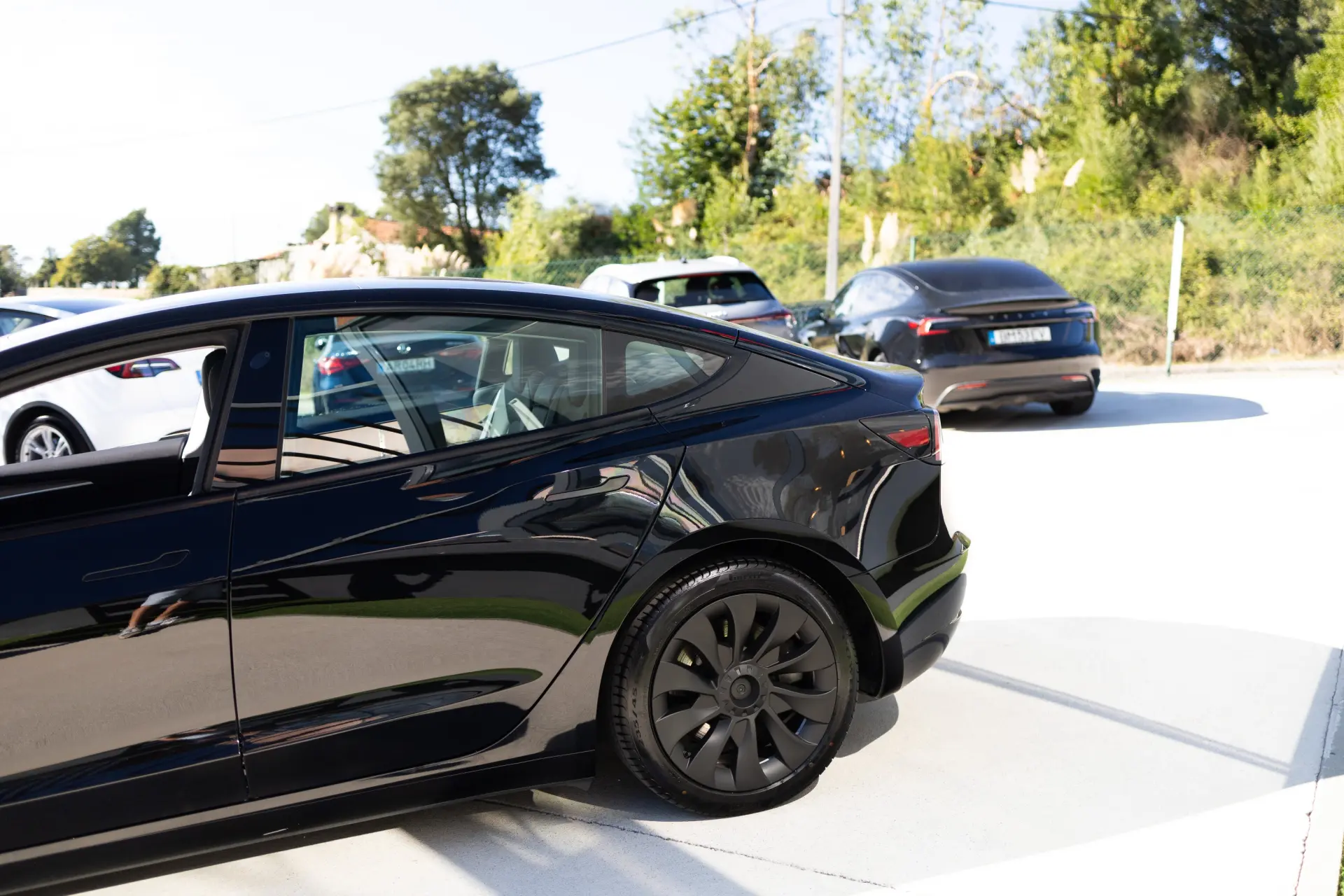 Tesla Model 3 Long-Range Dual Motor AWD 14