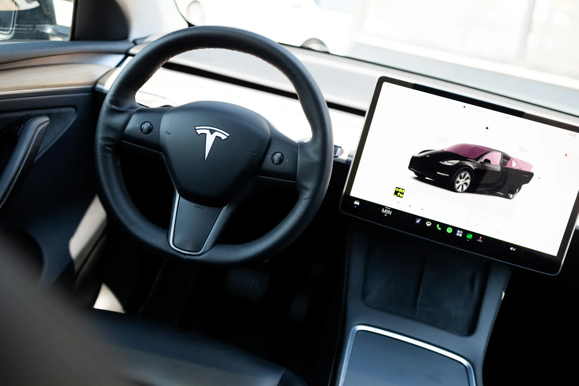 Tesla Model Y Long Range RWD 2