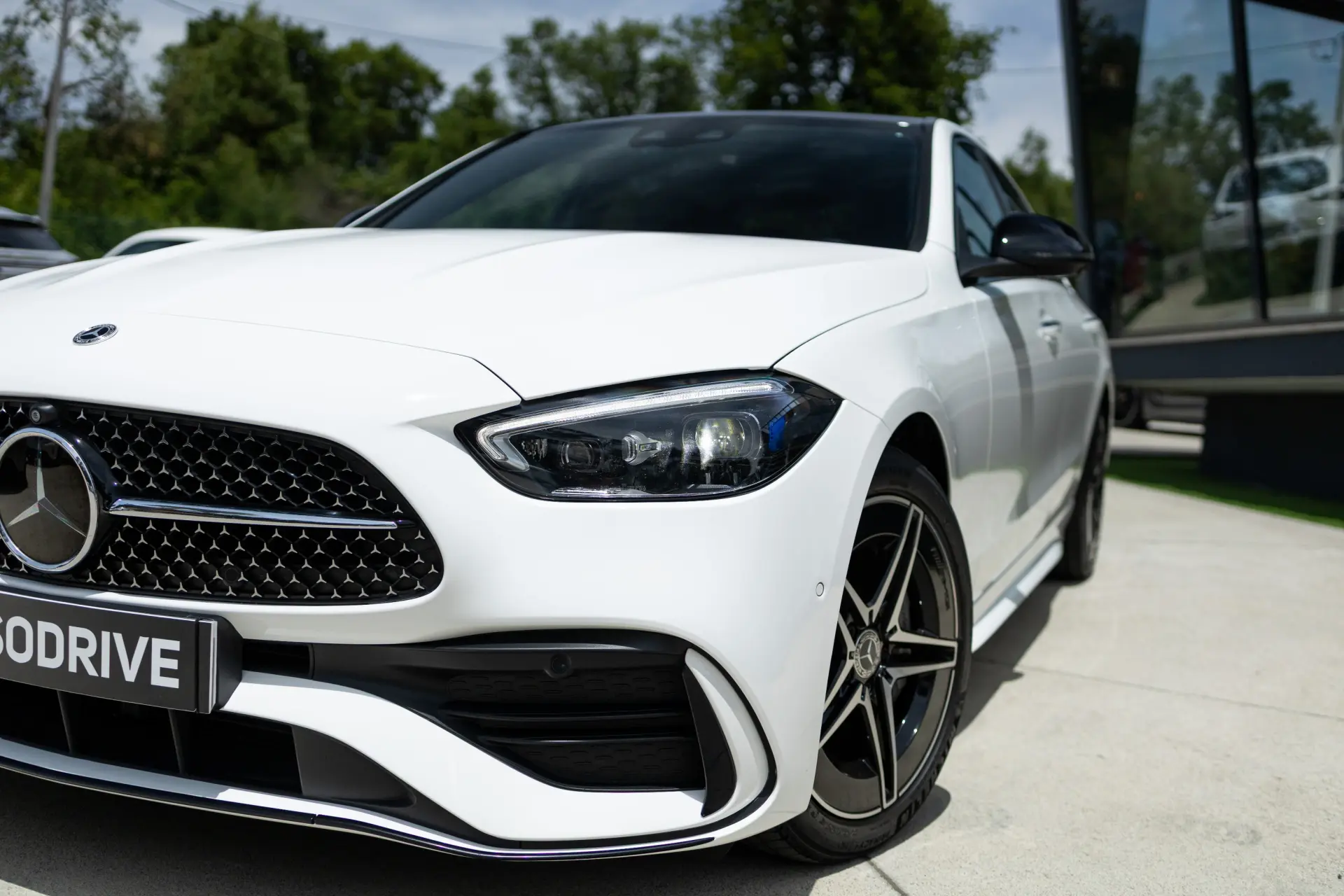 Mercedes-Benz C 300 e AMG Line 16