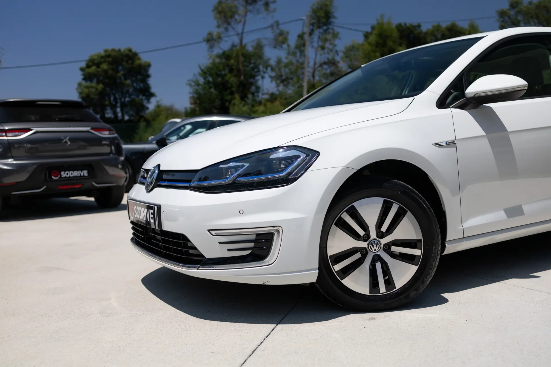 Volkswagen e-Golf Standard 8