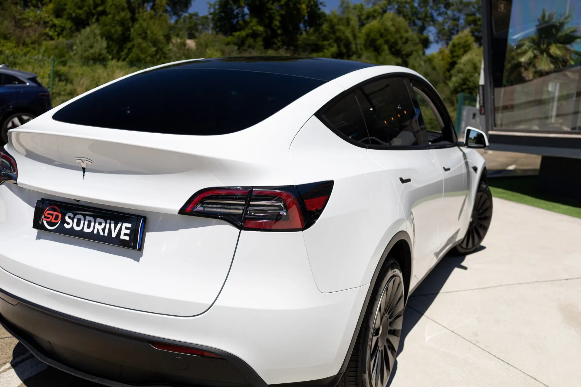 Tesla Model Y Standard RWD 20