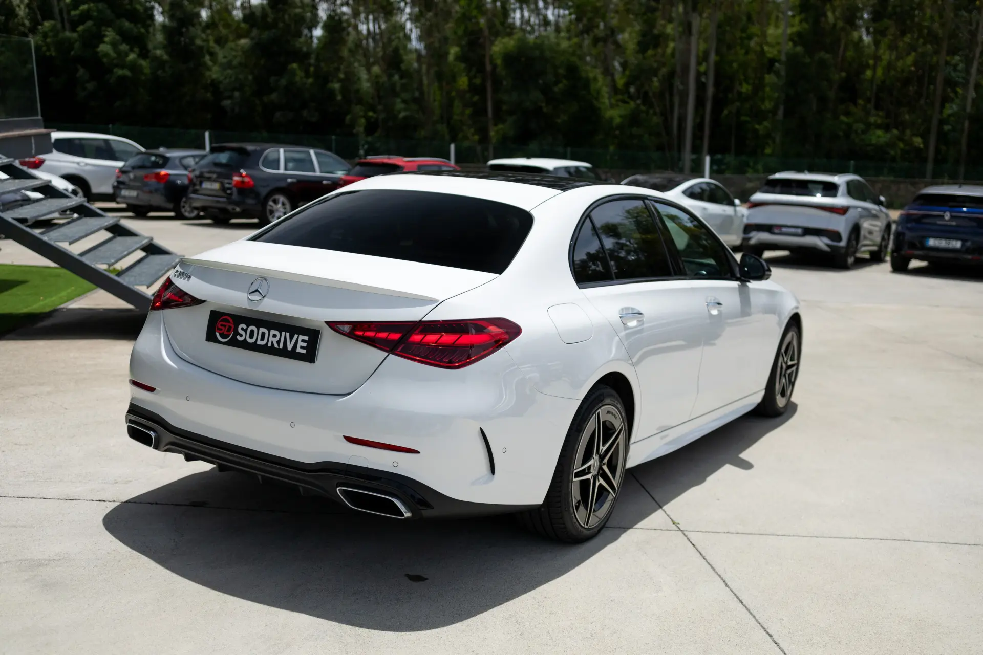 Mercedes-Benz C 300 e AMG Line 32