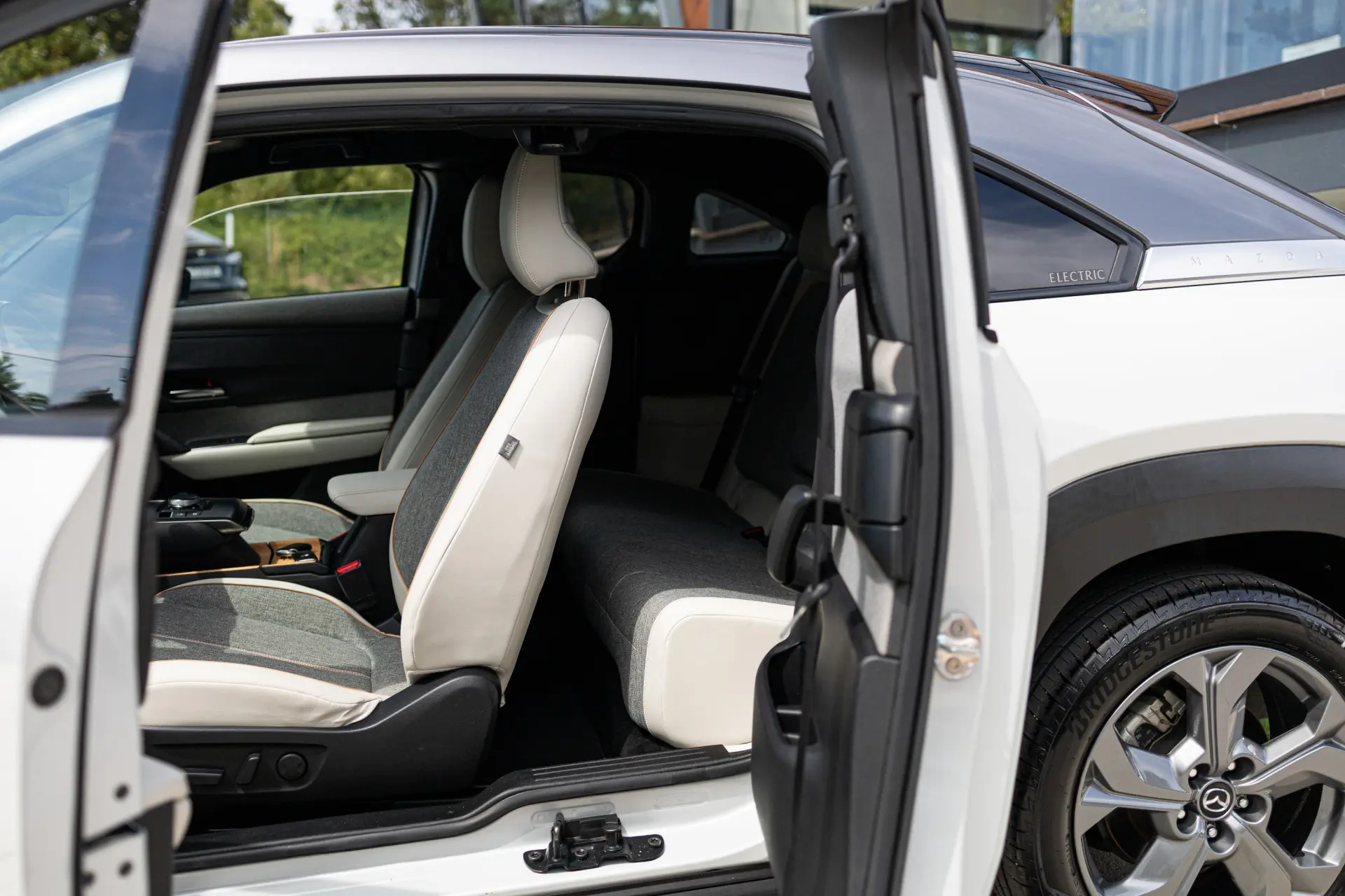 Mazda MX-30 e-Skyactiv First Edition+Modern Confidence 7