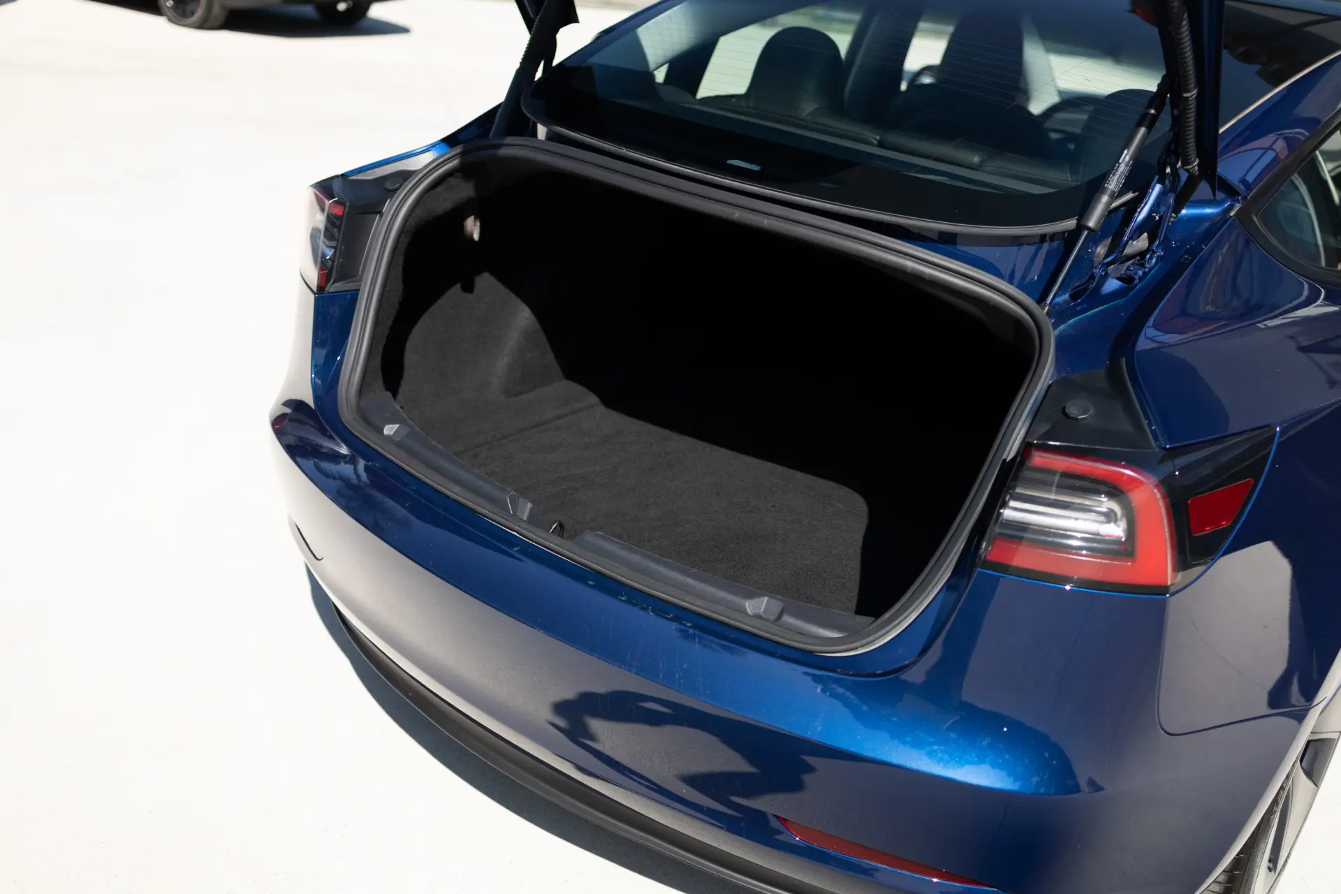 Tesla Model 3 Long-Range Dual Motor AWD 18