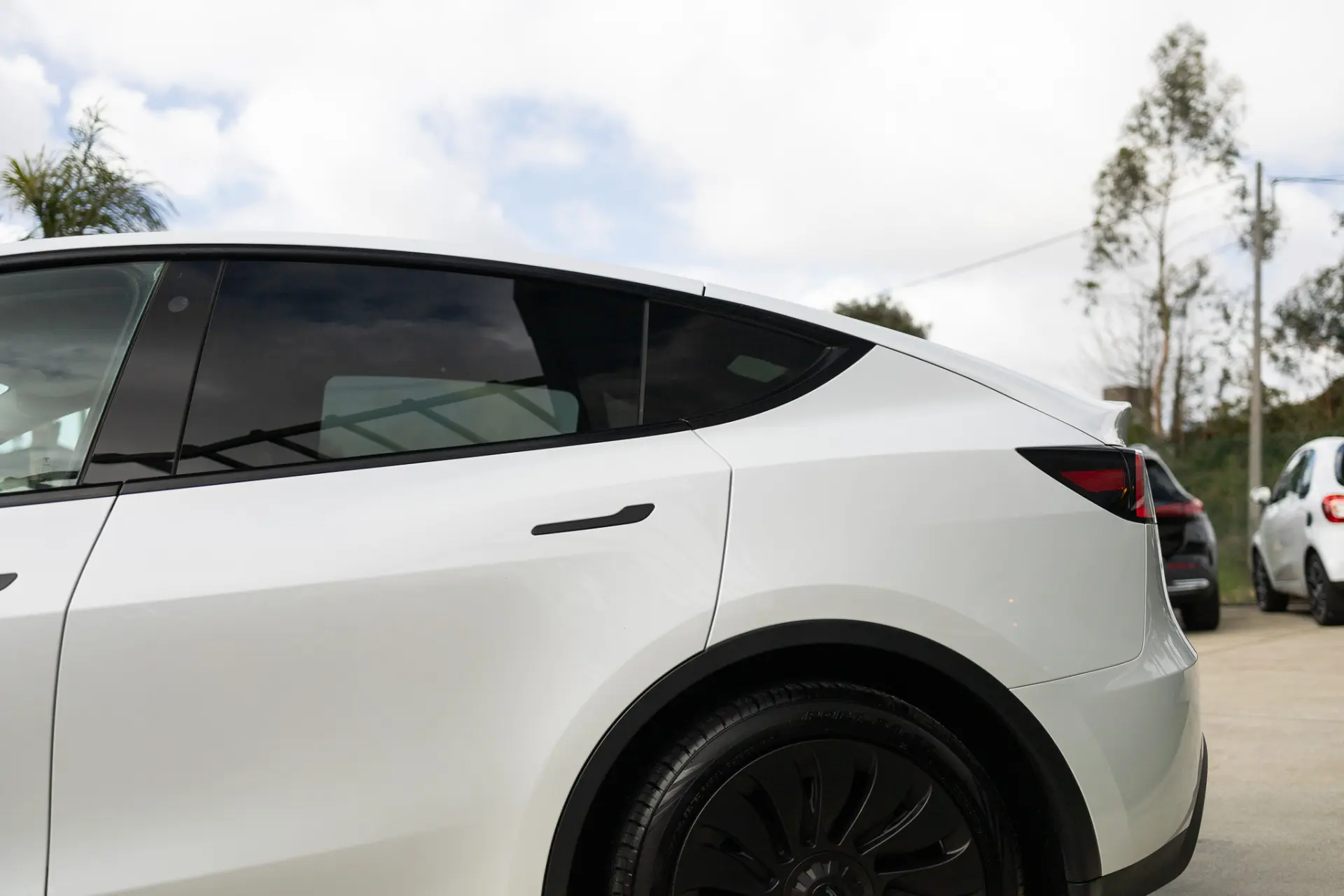 Tesla Model Y Standard 16