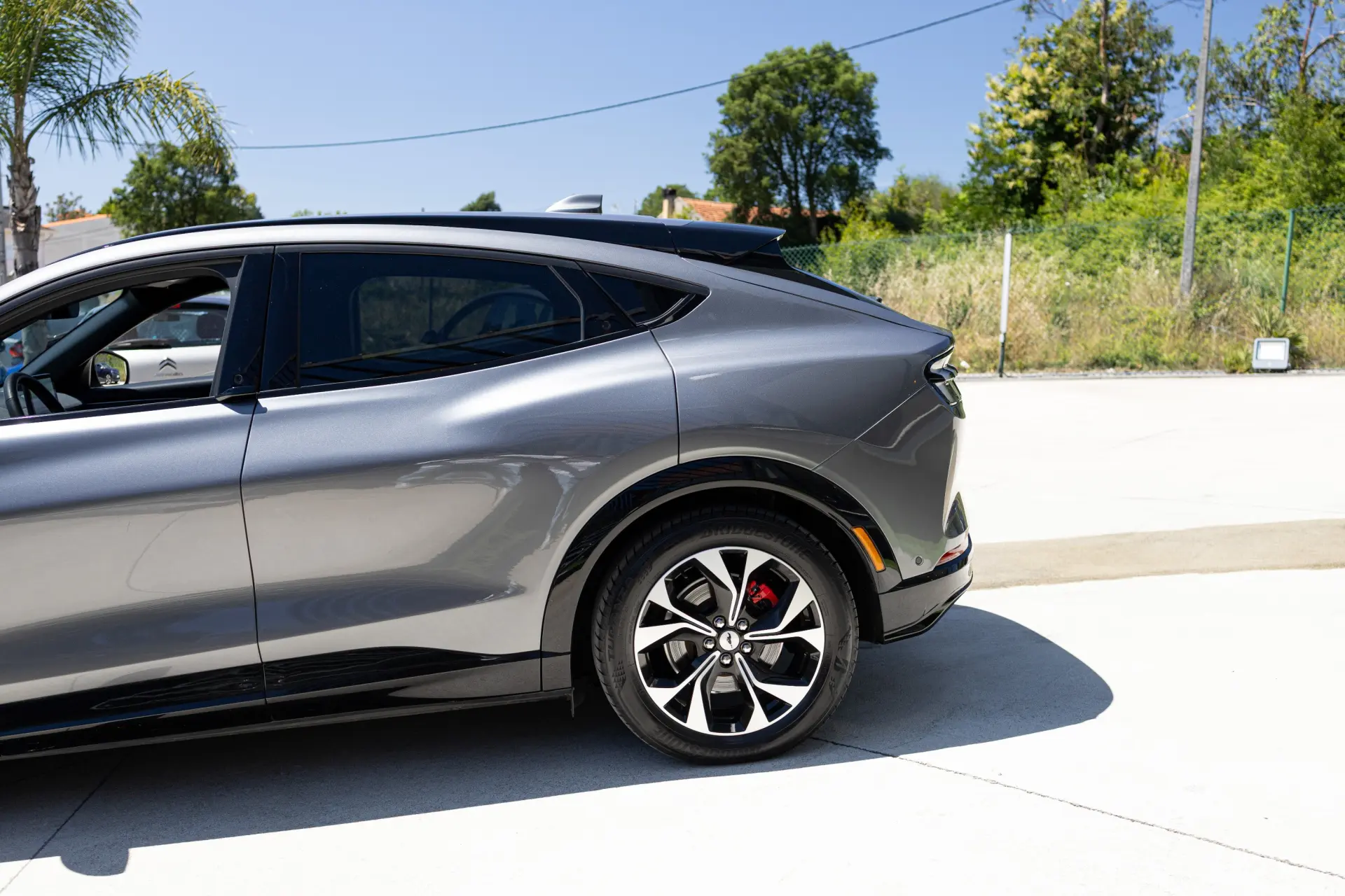 Ford Mustang Mach-E 75.7 kWh Premium AWD 9
