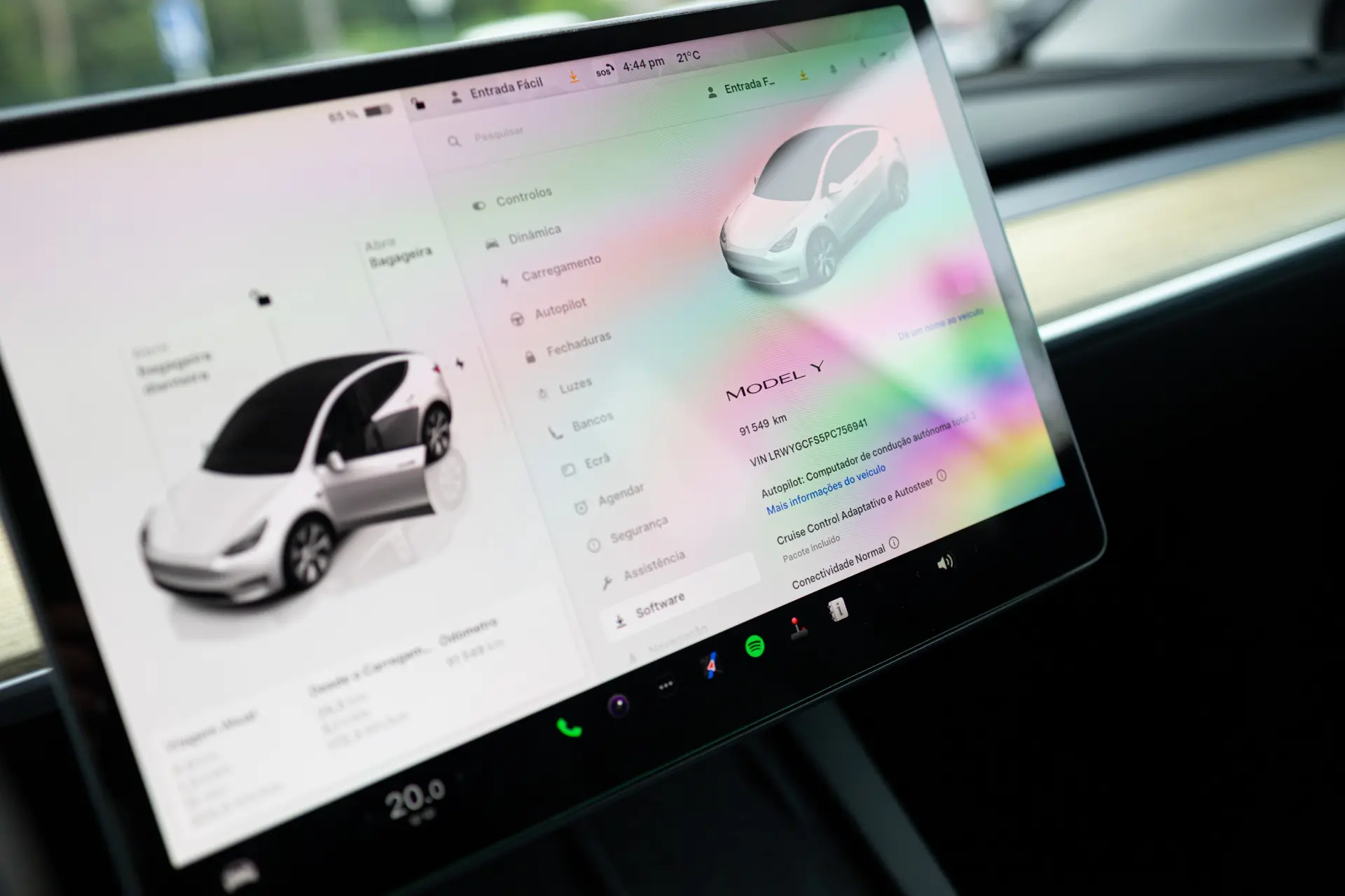 Tesla Model Y Standard 8