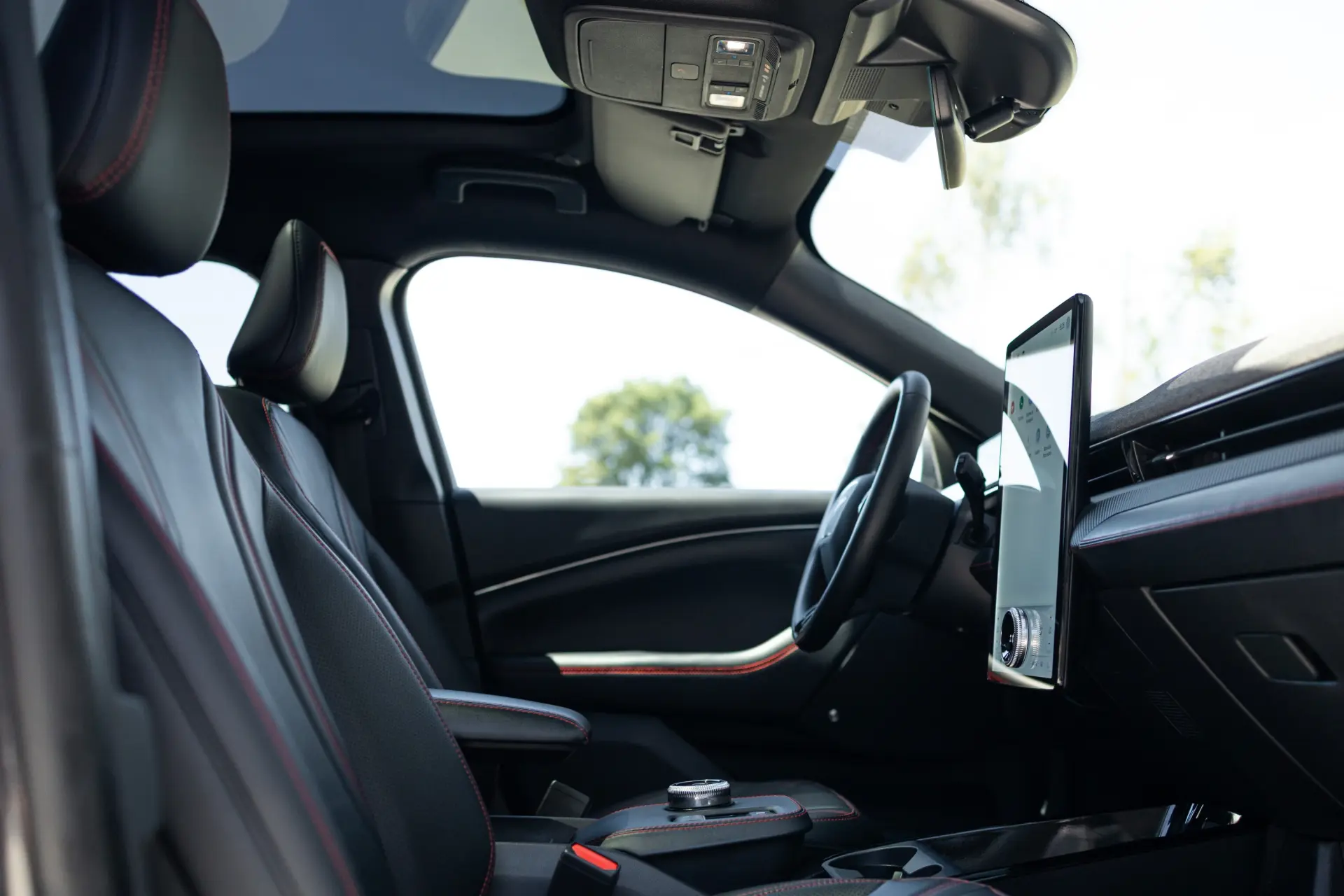Ford Mustang Mach-E 75.7 kWh Premium AWD 31