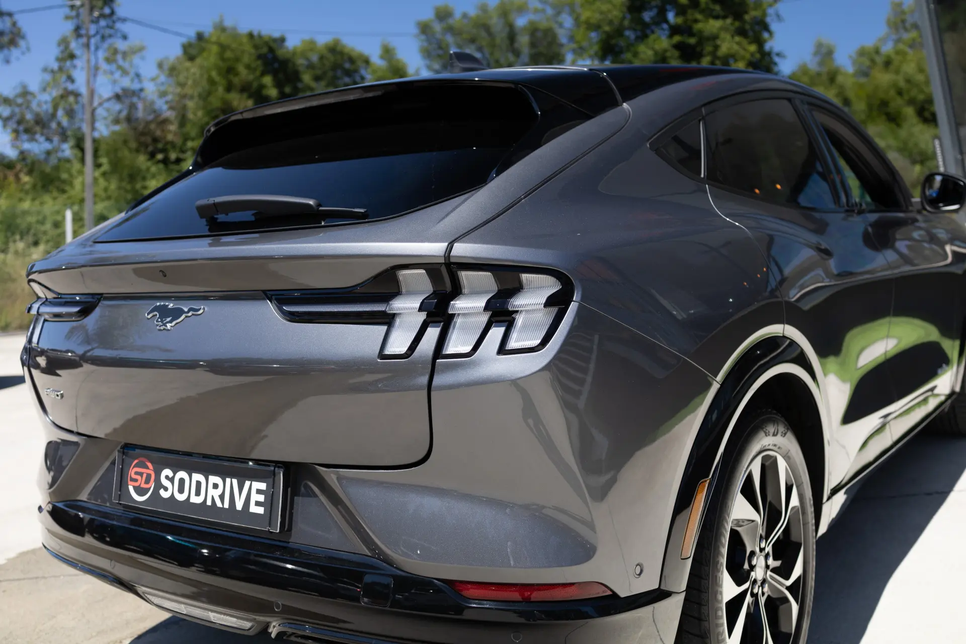Ford Mustang Mach-E 75.7 kWh Premium AWD 23