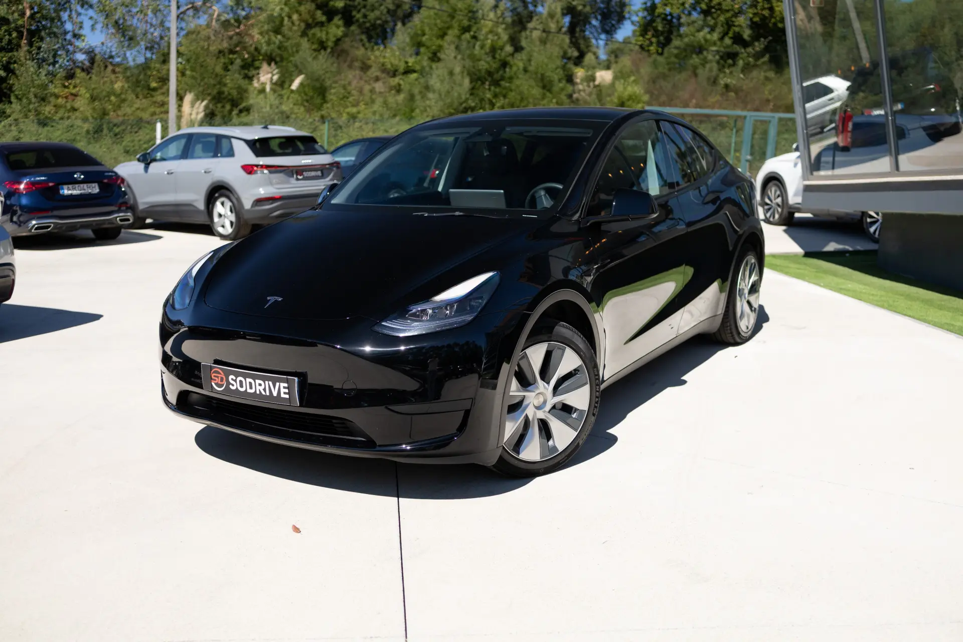 Tesla Model Y Standard 4