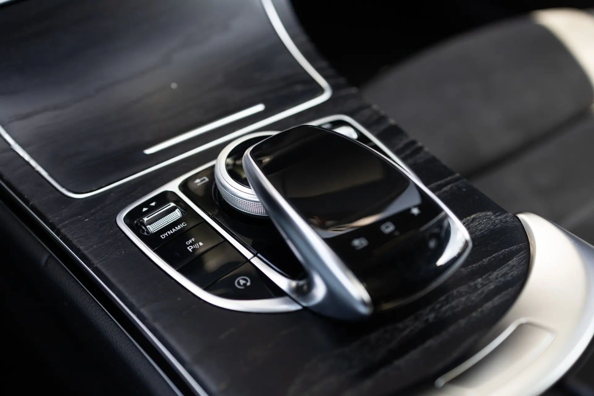 Mercedes-Benz C 220 d 9G-TRONIC AMG Line 16