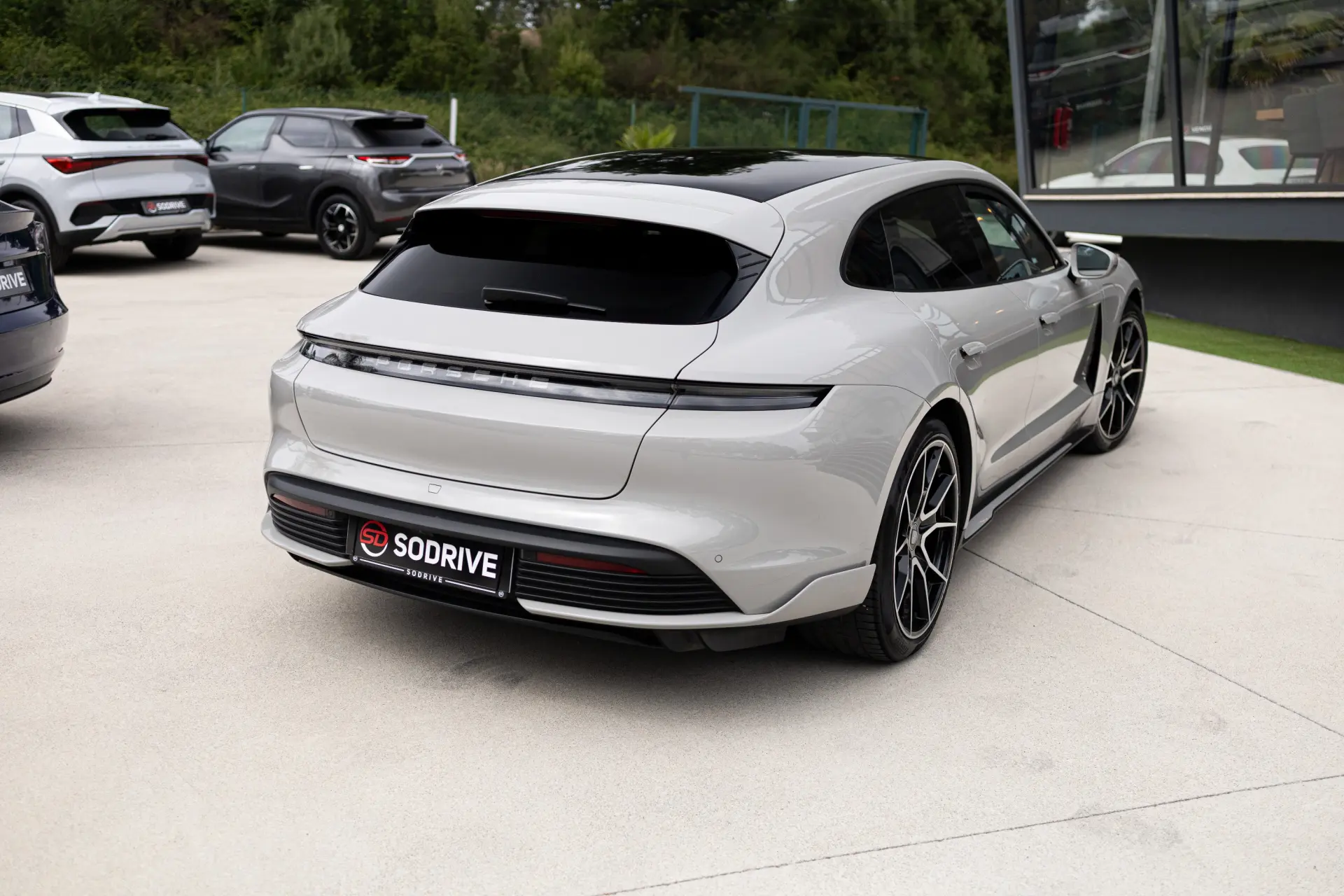 Porsche Taycan Sport Turismo Outro 45