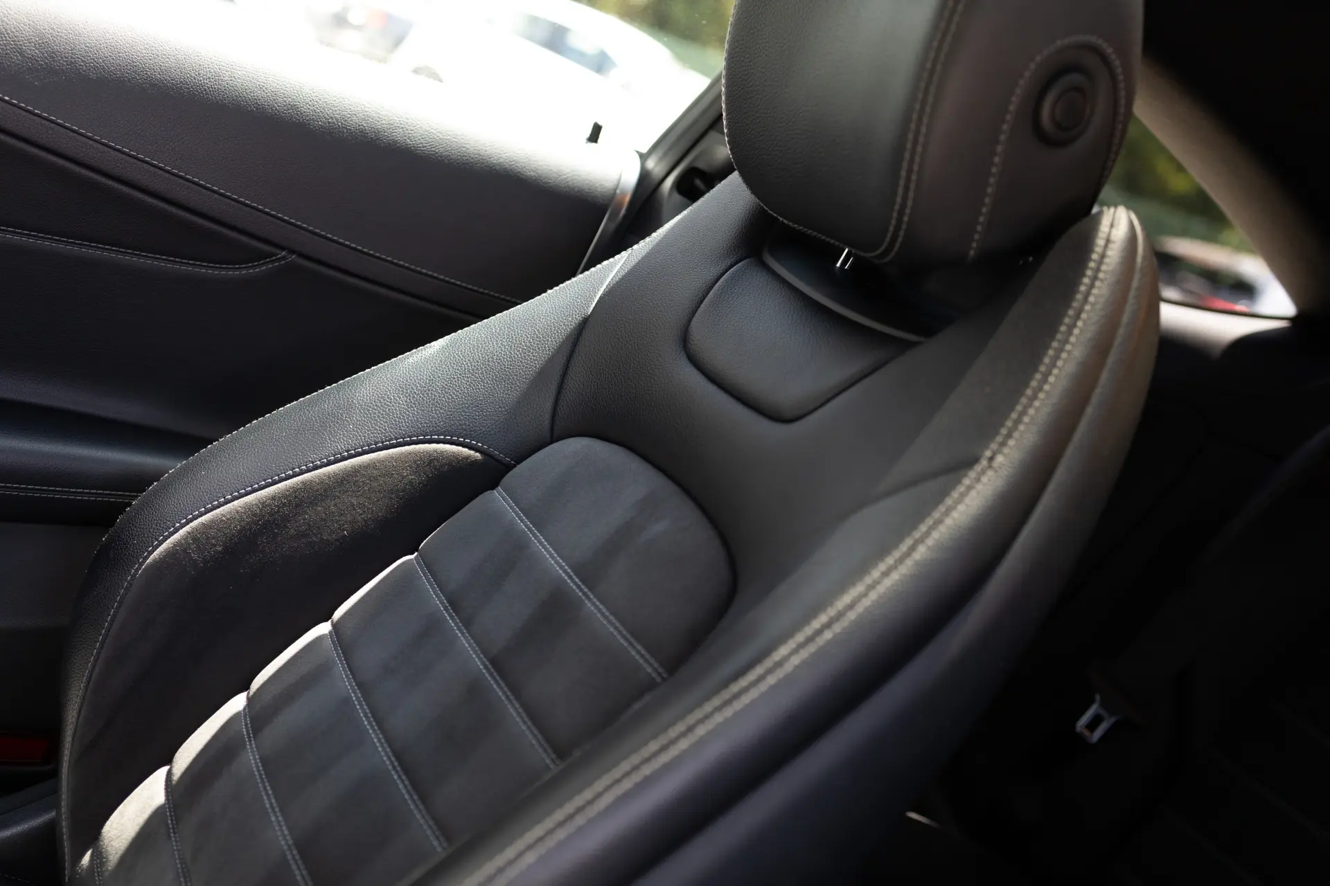 Mercedes-Benz C 220 d 9G-TRONIC AMG Line 33