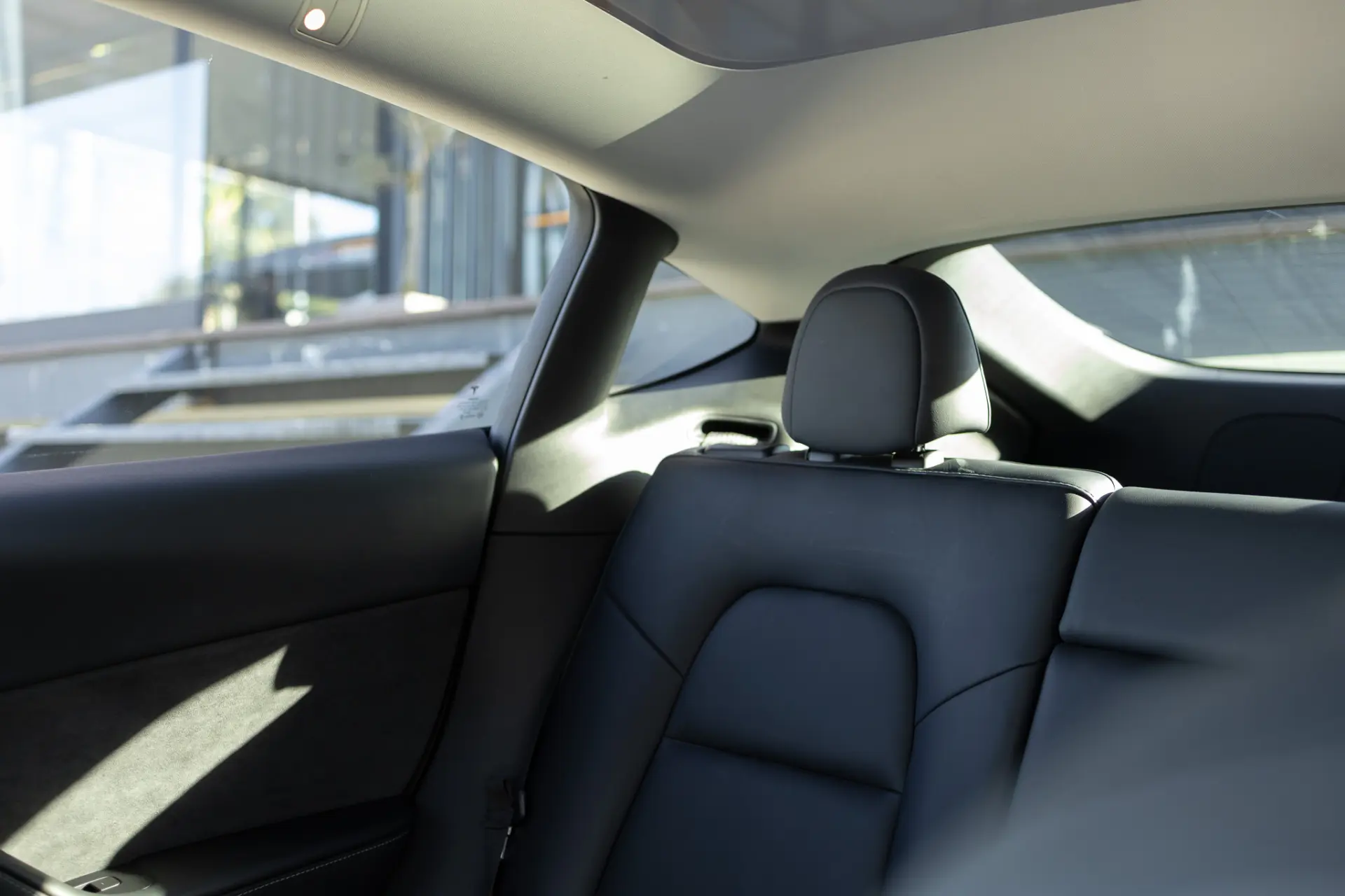 Tesla Model Y Long Range Dual Motor AWD 12