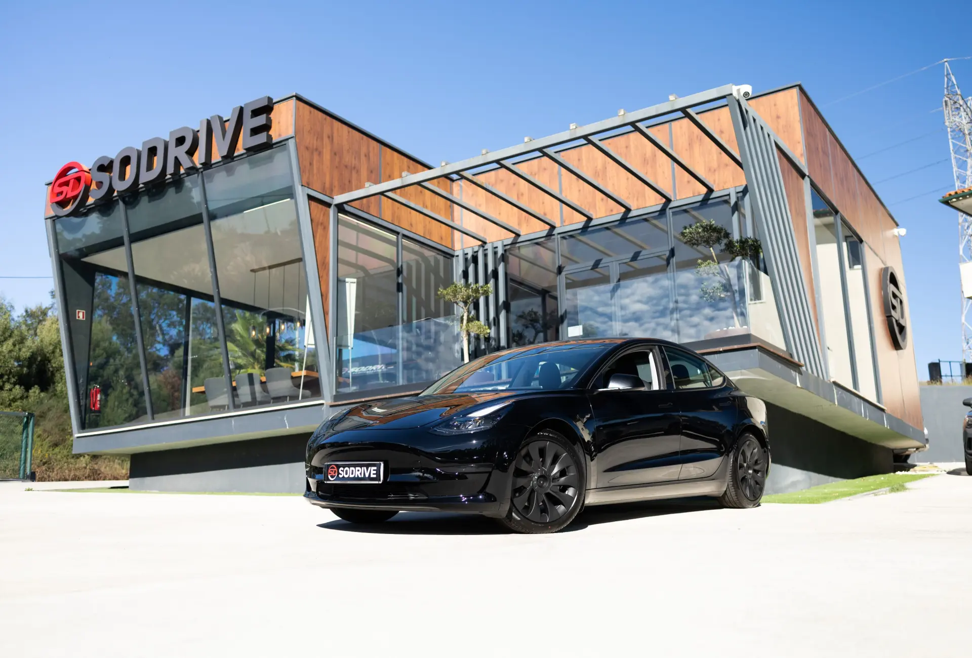 Tesla Model 3 Long-Range Dual Motor AWD 1