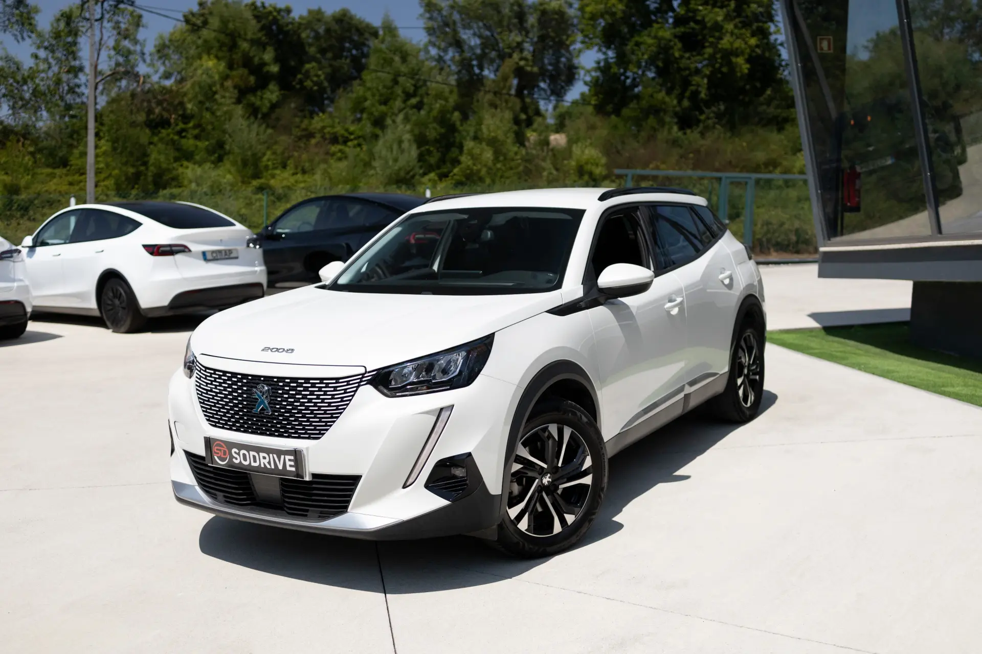 Peugeot e-2008 Allure 6