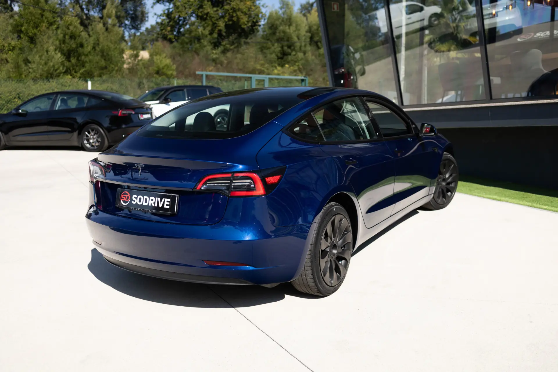 Tesla Model 3 Long-Range Dual Motor AWD 16