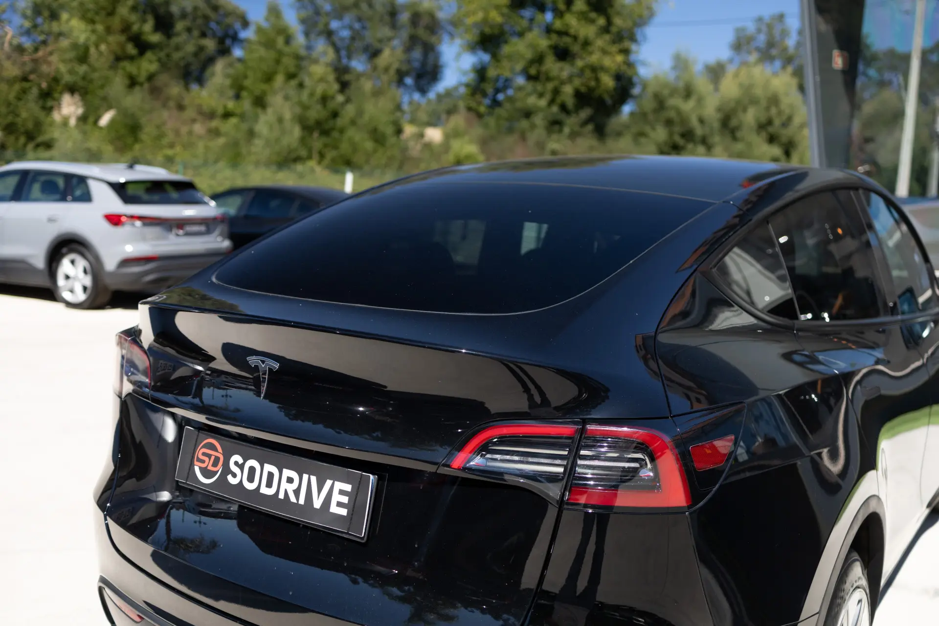 Tesla Model Y Standard 14