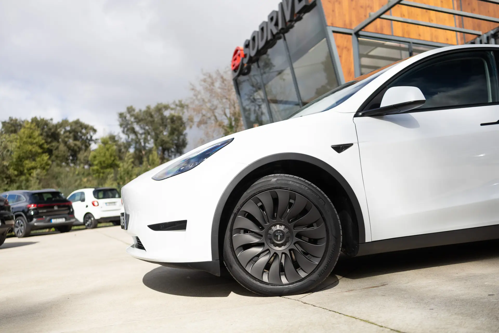 Tesla Model Y Standard 18