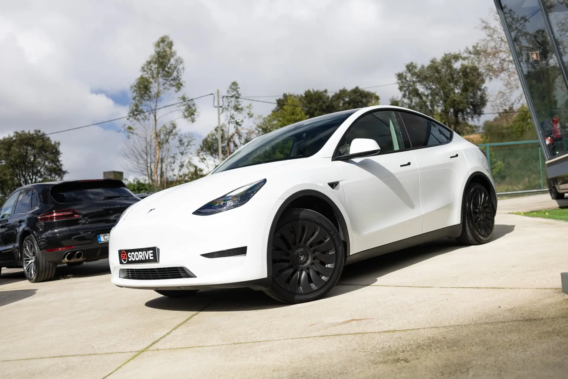 Tesla Model Y Standard 5